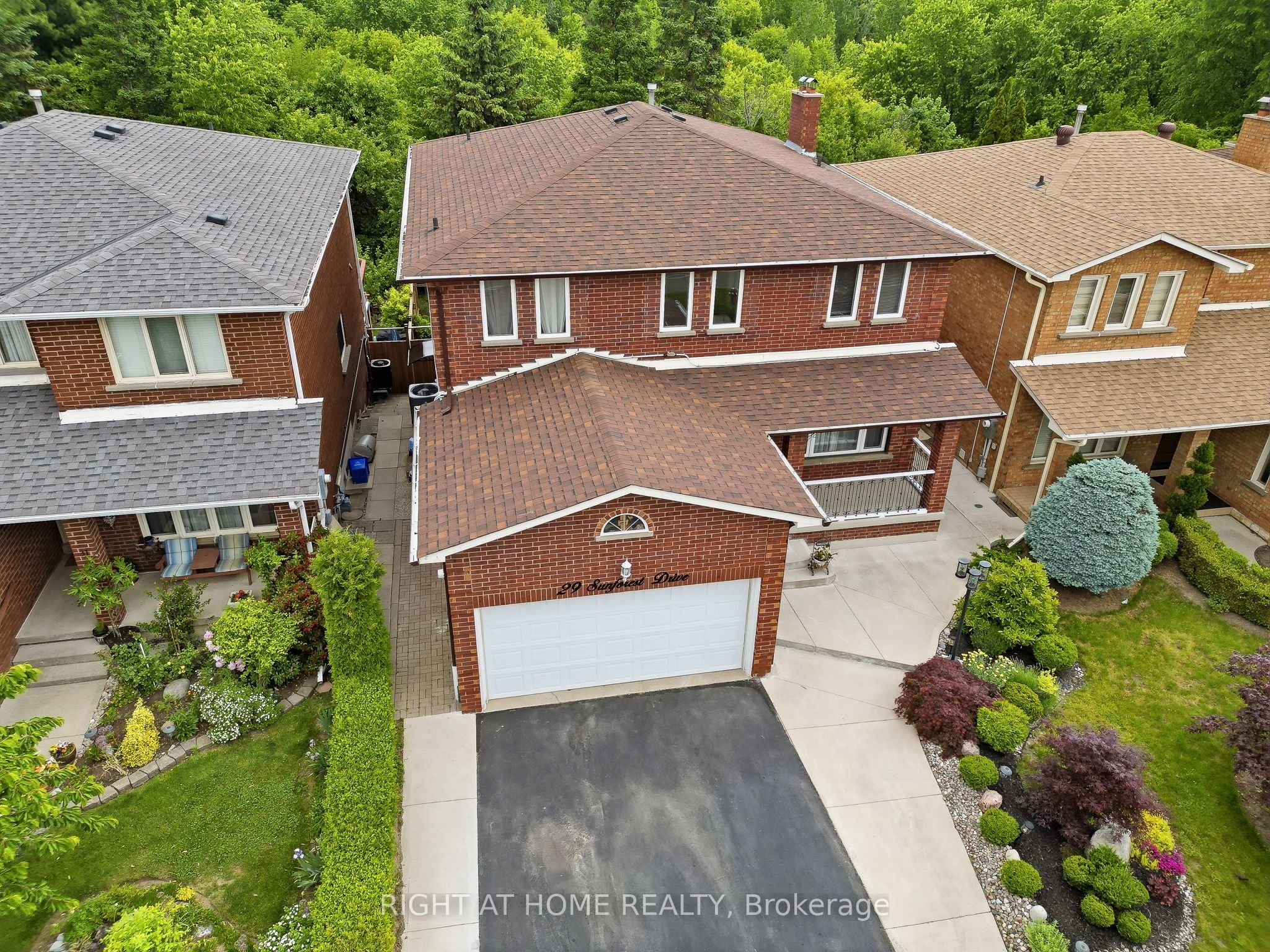 29 Sunforest Drive, Brampton, ON L6Z 2Z3 photo 4