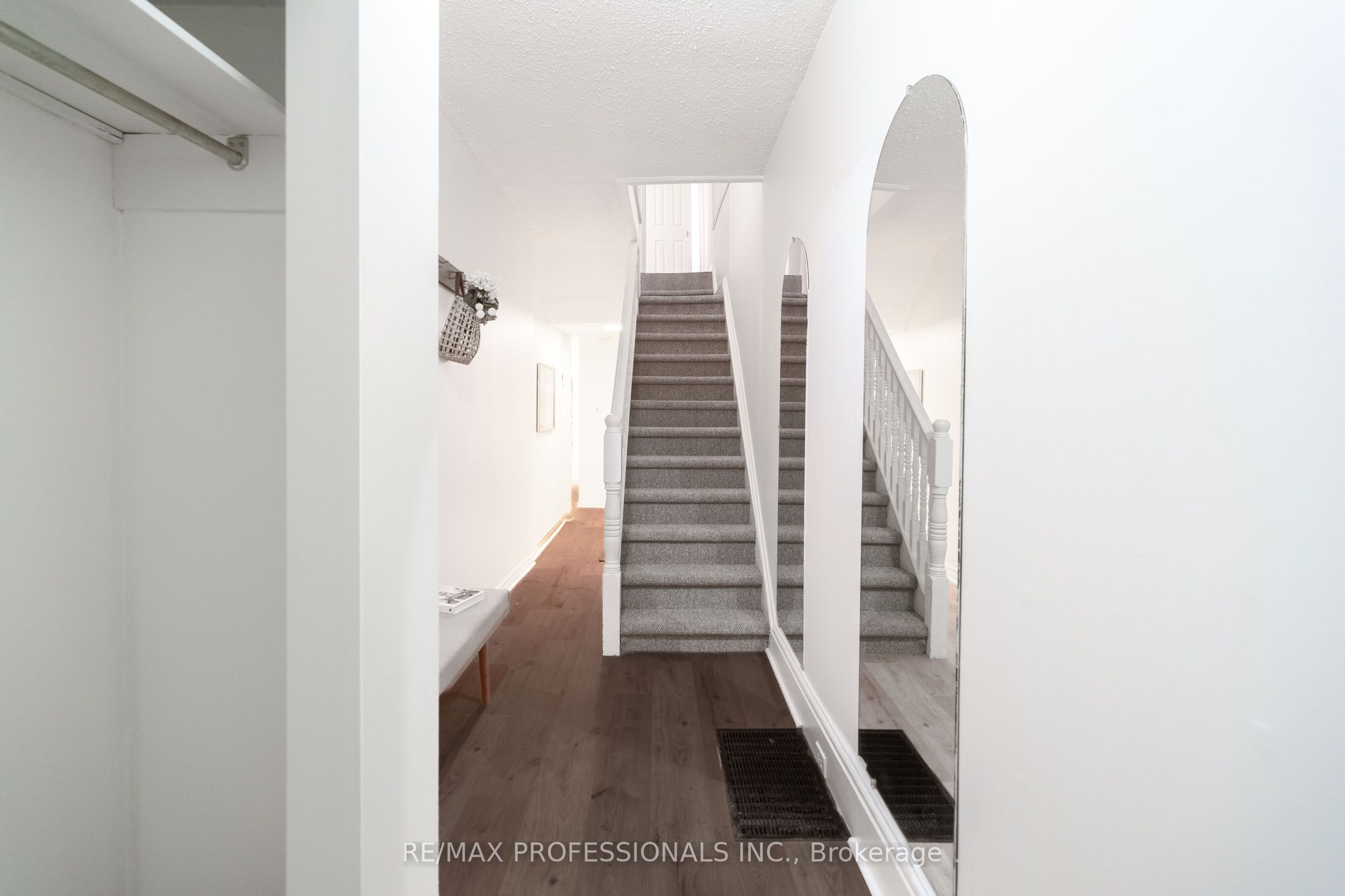 358 Pacific Avenue, Toronto, ON M6P 2R1 photo 3