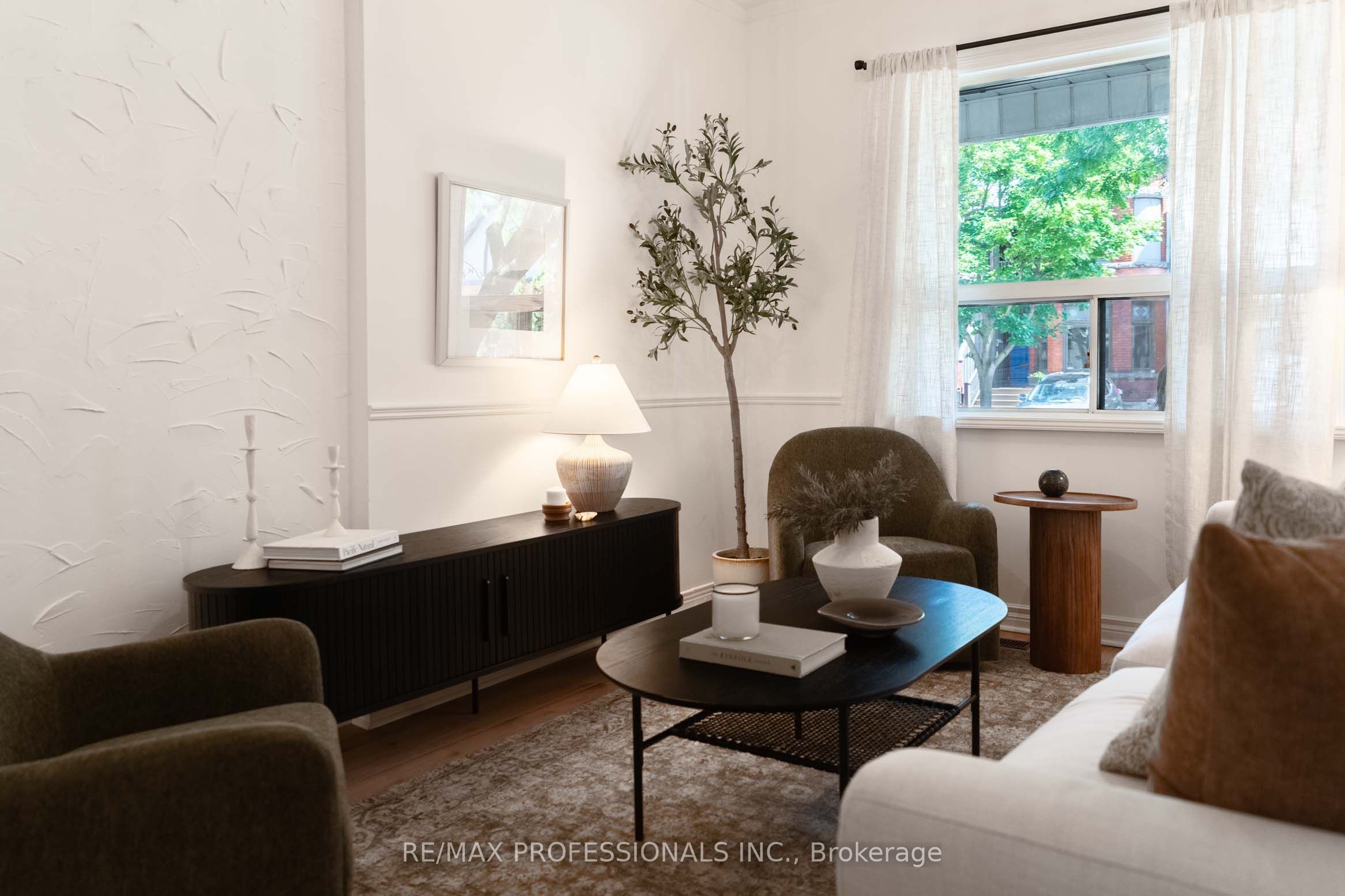 358 Pacific Avenue, Toronto, ON M6P 2R1 photo 5