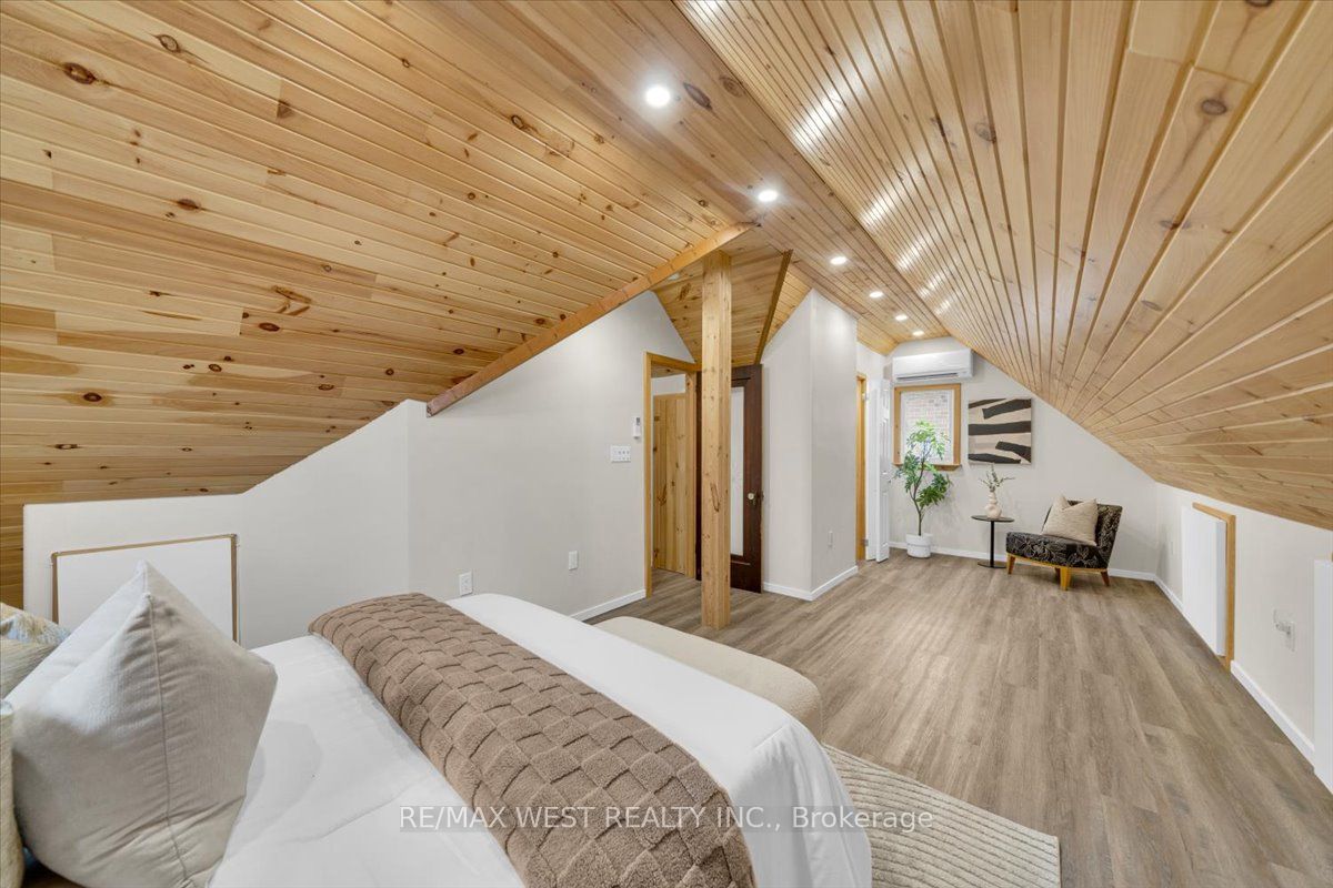 35 Gort Avenue, Toronto, ON M8W 3Y7 photo 4