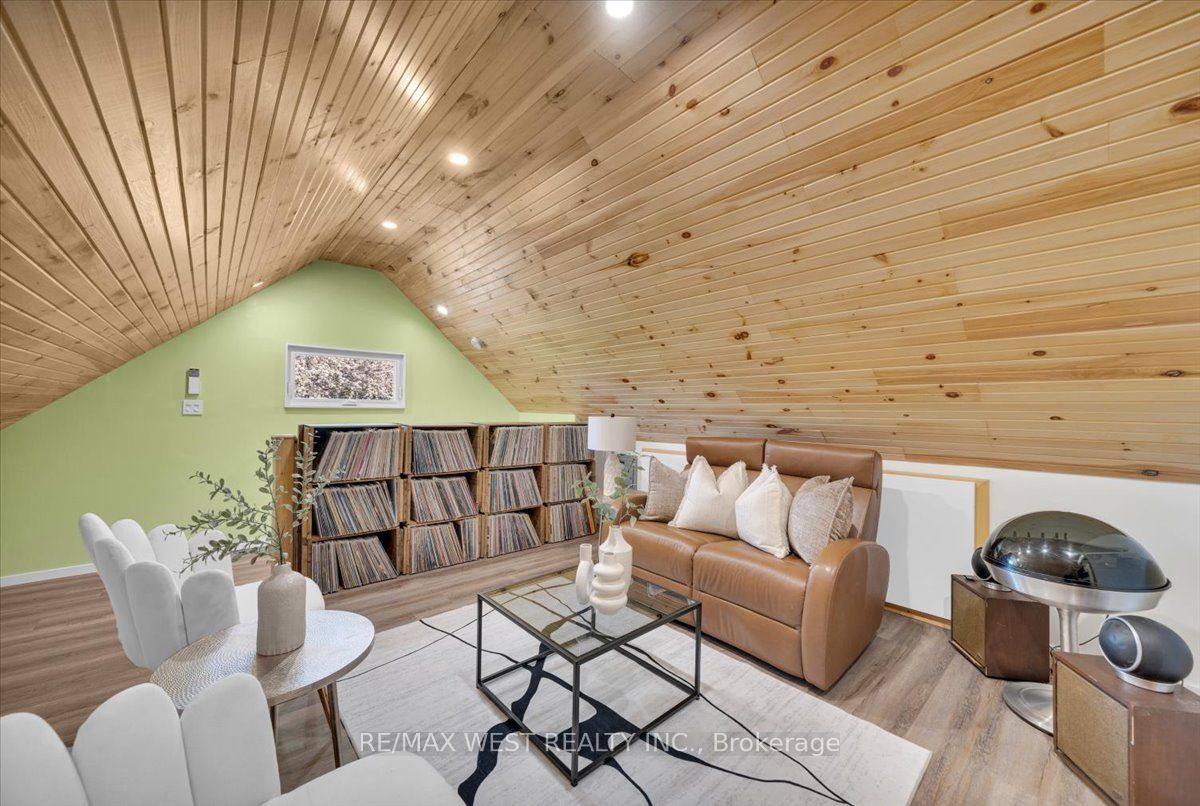 35 Gort Avenue, Toronto, ON M8W 3Y7 photo 5