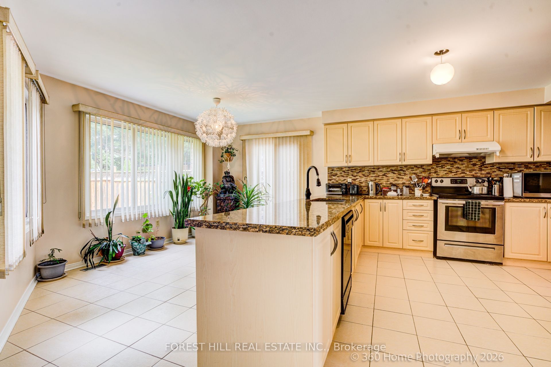 3679 Loyalist Drive, Mississauga, ON L5L 4S9 photo 5