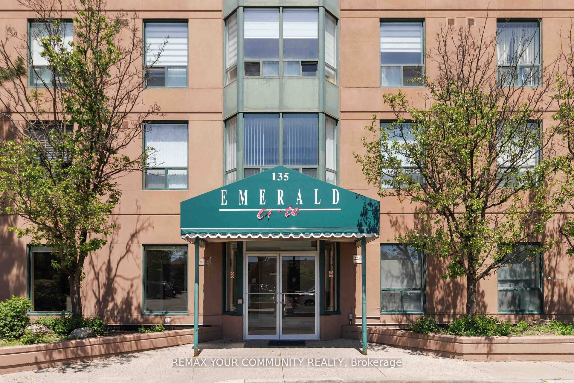 135 Hillcrest Avenue 1109, Mississauga, ON L5B 4B1 photo 2