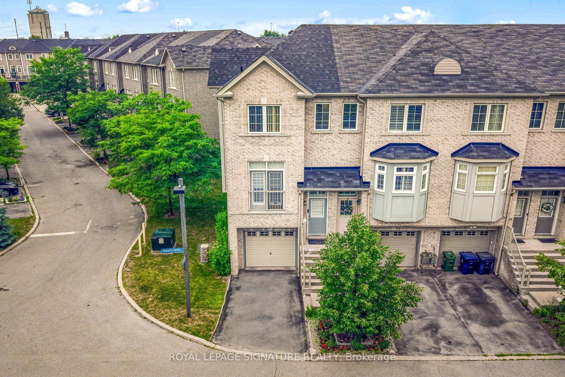 51 Piggott Mews, Toronto, ON M9N 0A4