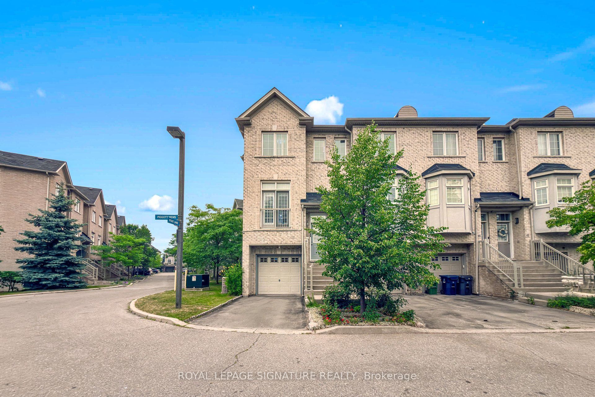 51 Piggott Mews, Toronto, ON M9N 0A4 photo 3