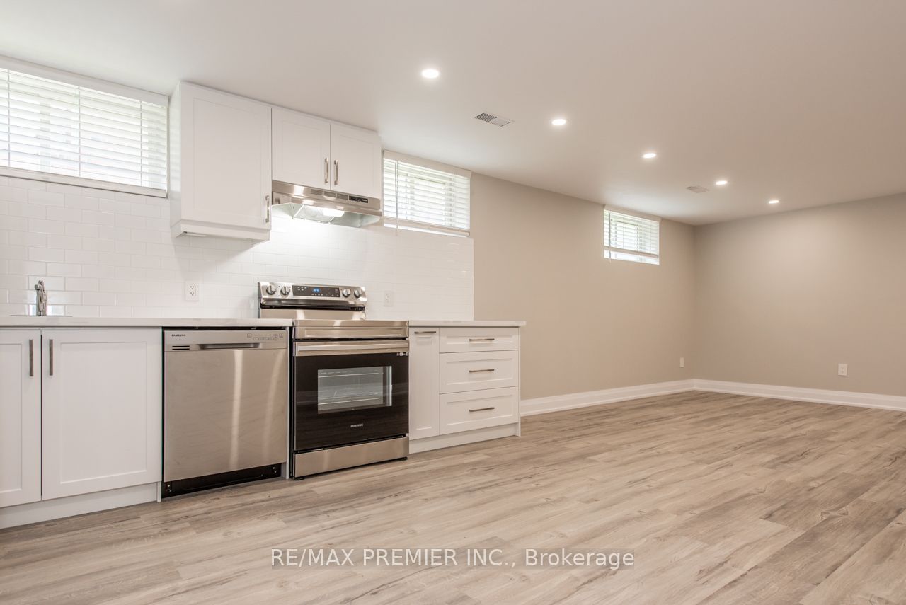569 Roding Street Bsmt, Toronto, ON M3M 2A4 photo 3