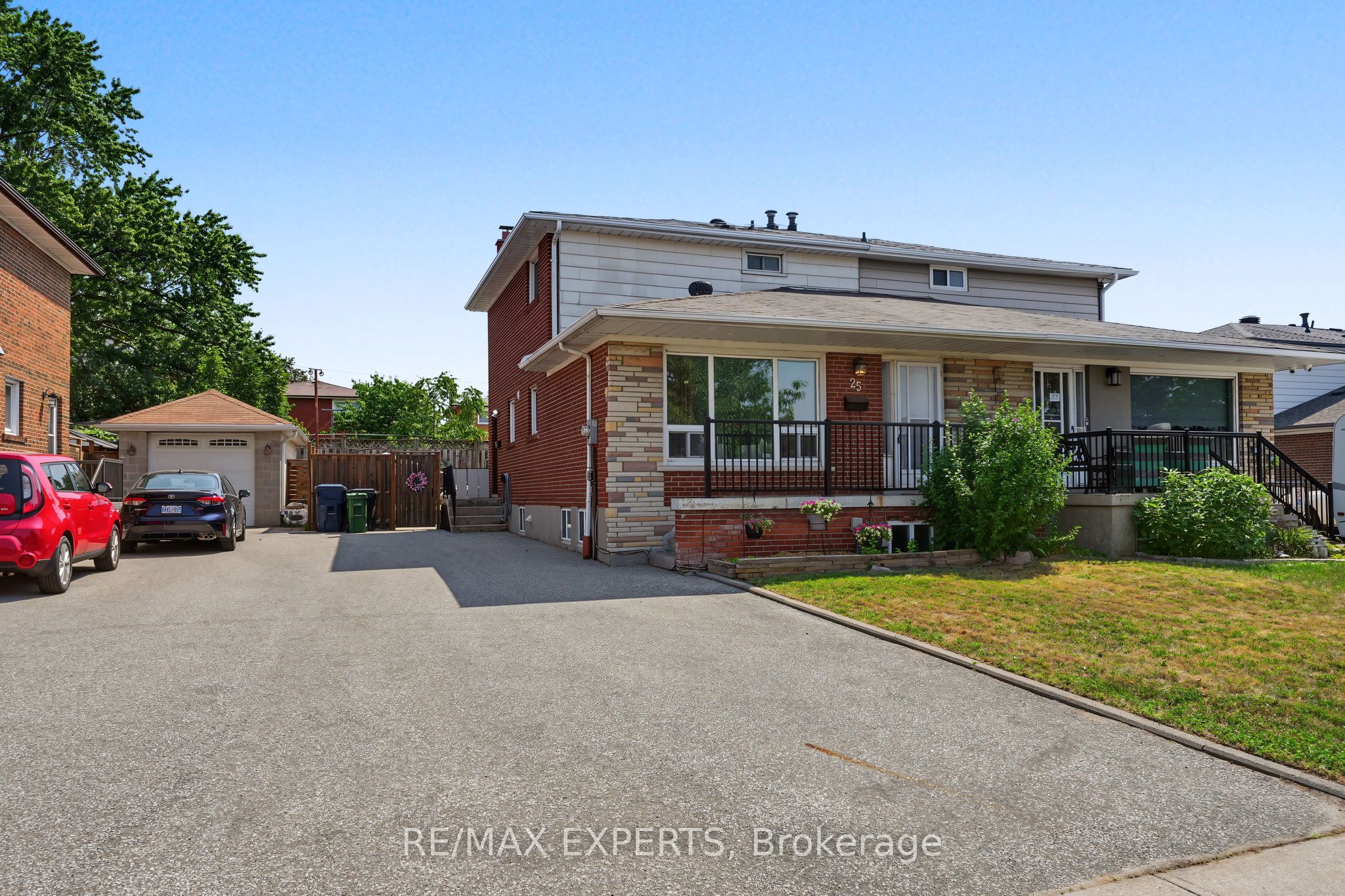 25 Riverton Drive, Toronto, ON M9L 2N8