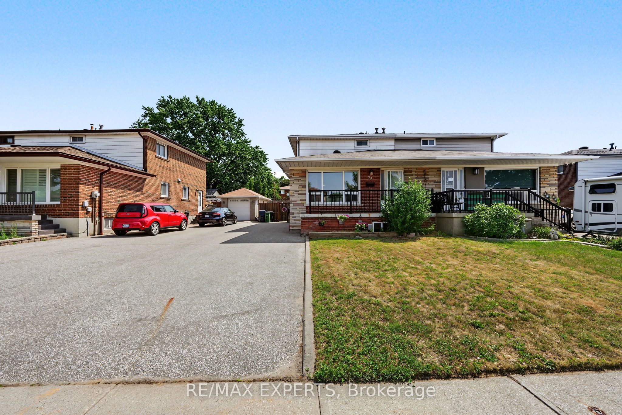25 Riverton Drive, Toronto, ON M9L 2N8 photo 2