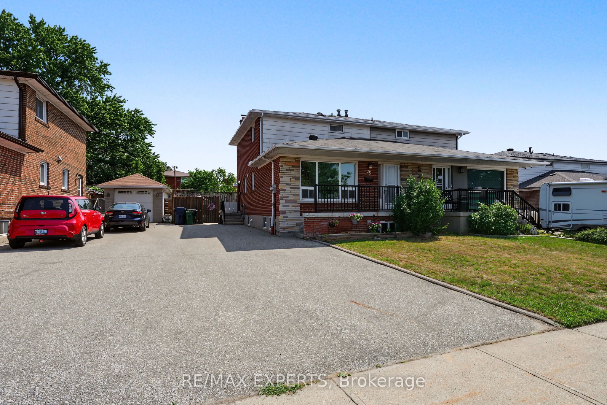 25 Riverton Drive, Toronto, ON M9L 2N8 photo 3