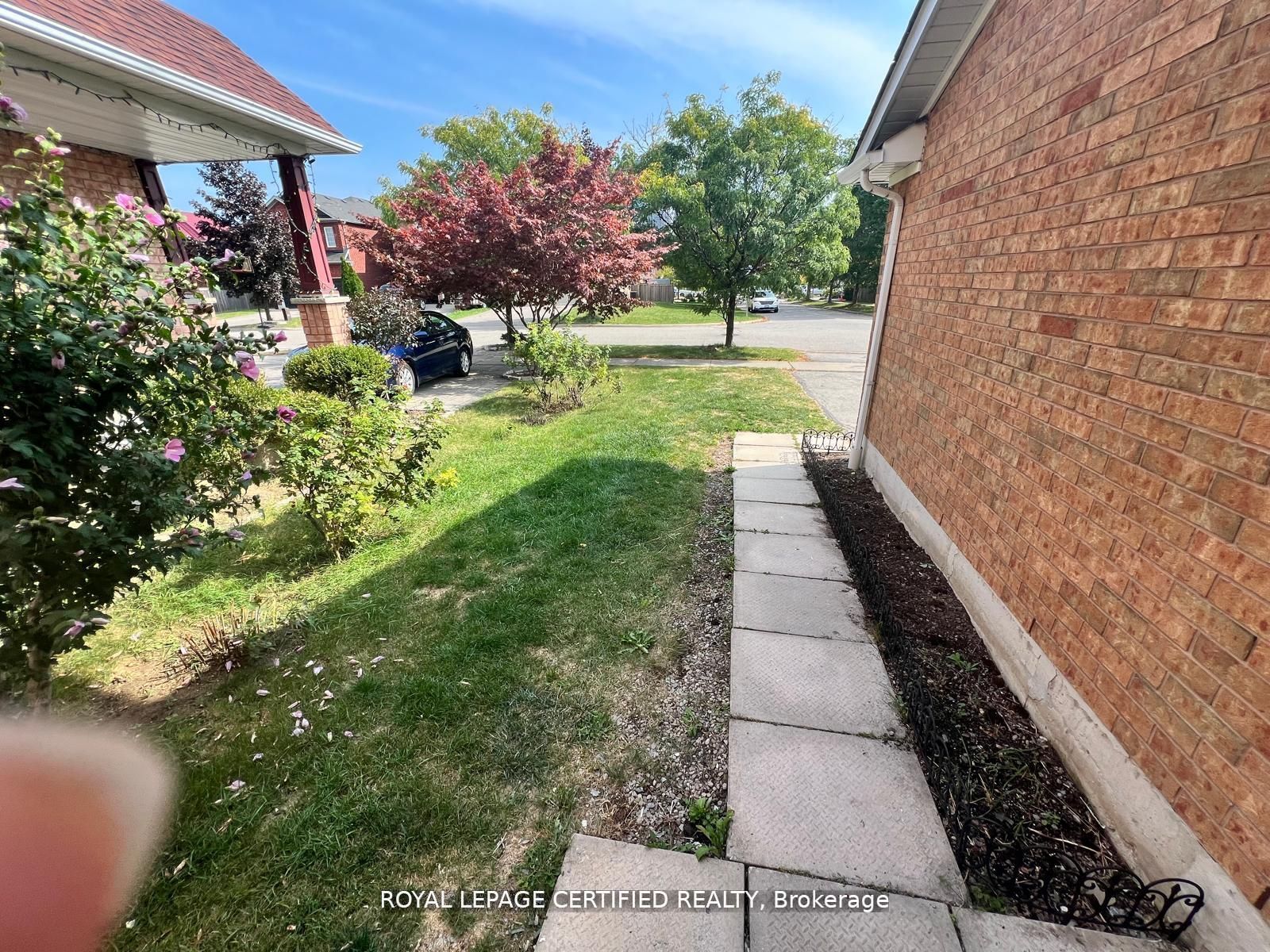 426 Orange Walk Crescent, Mississauga, ON L5R 0A8 photo 3
