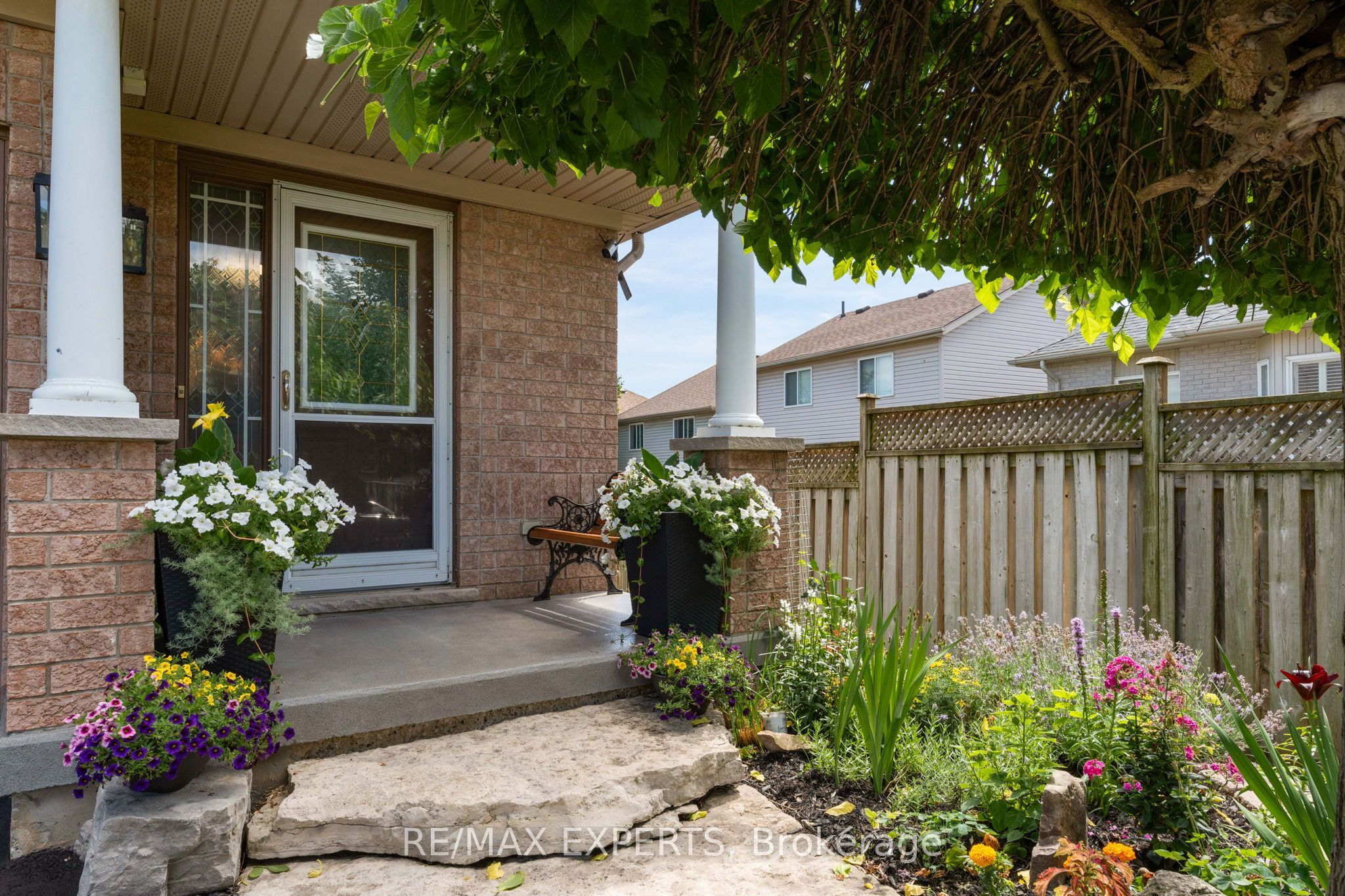 1 Cameron Court, Orangeville, ON L9W 5G8 photo 3