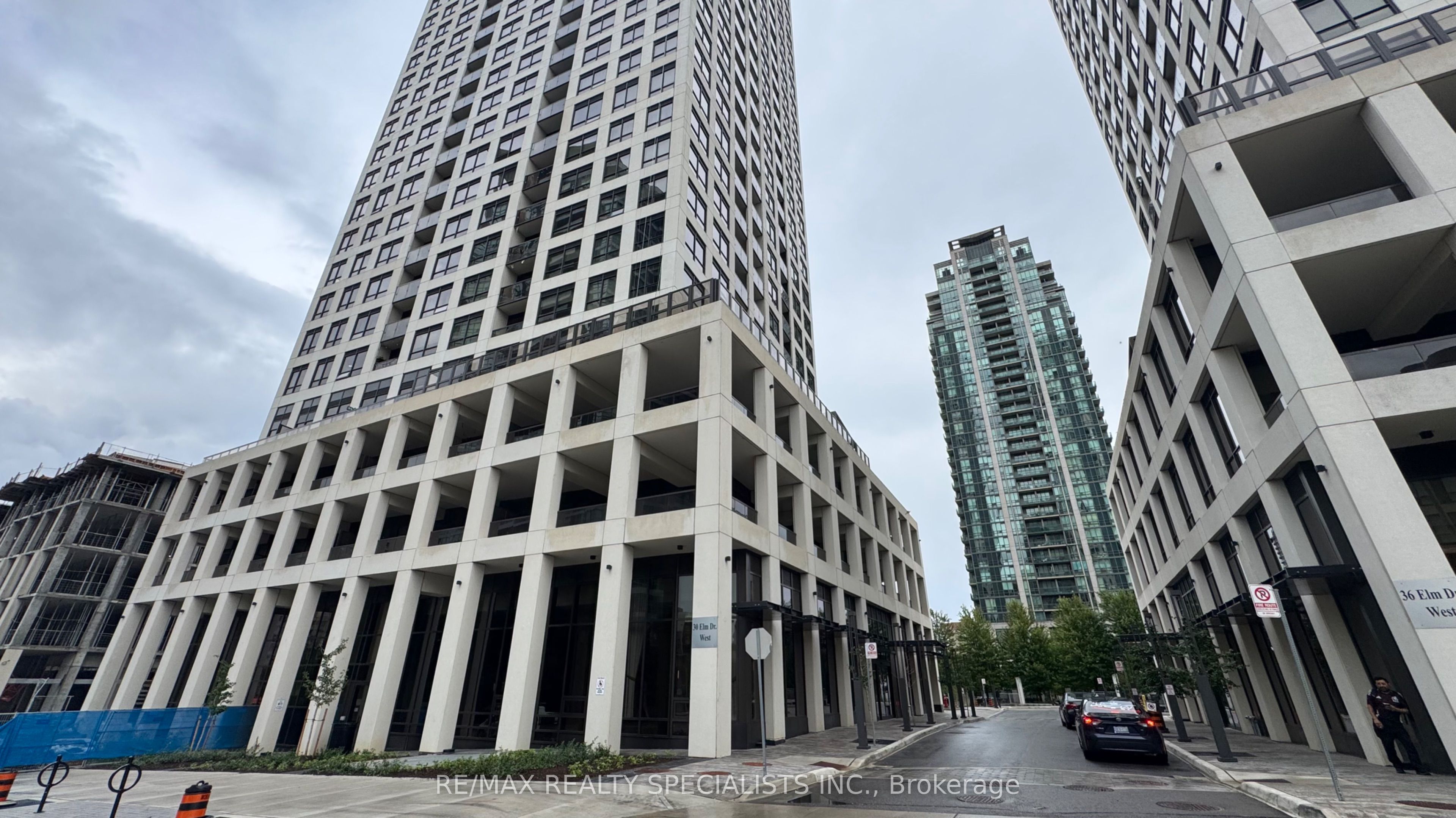 30 Elm Drive W 3103, Mississauga, ON L5B 0N6 photo 2
