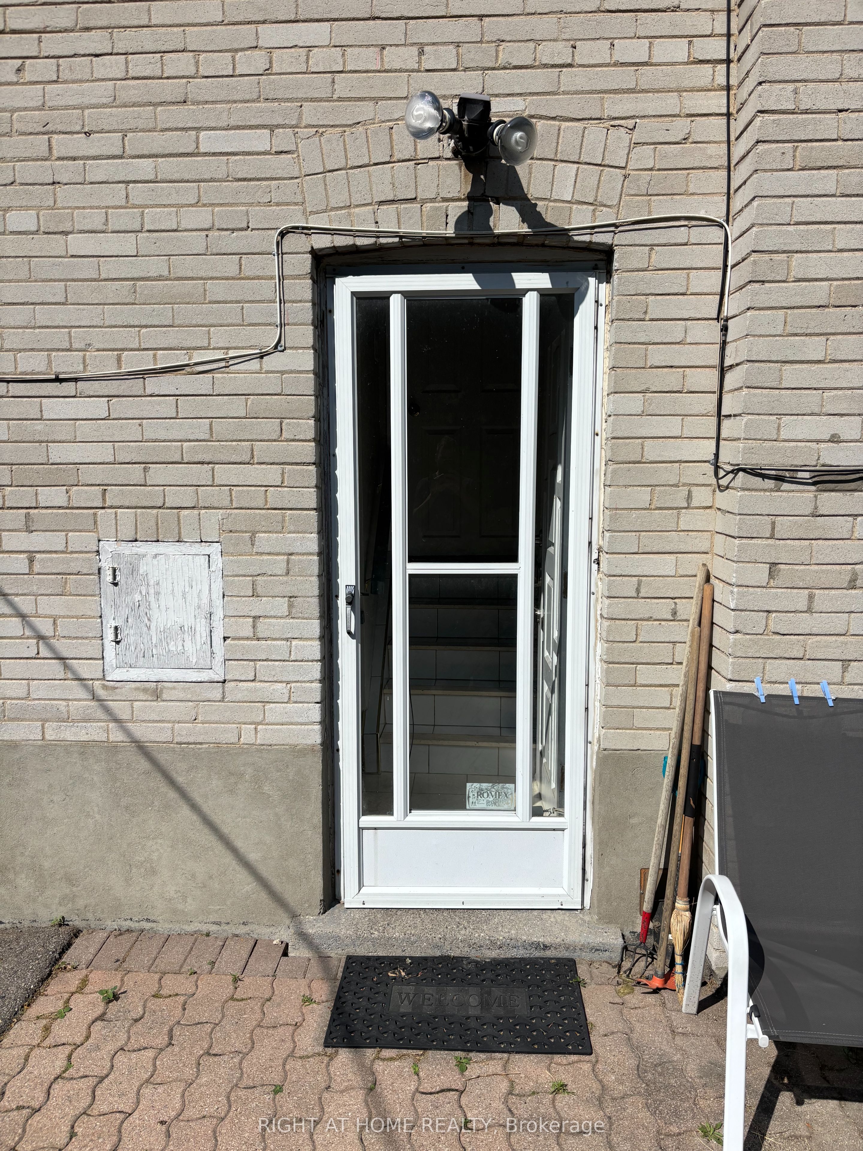 41 Deerhurst Avenue, Toronto, ON M9N 3A6