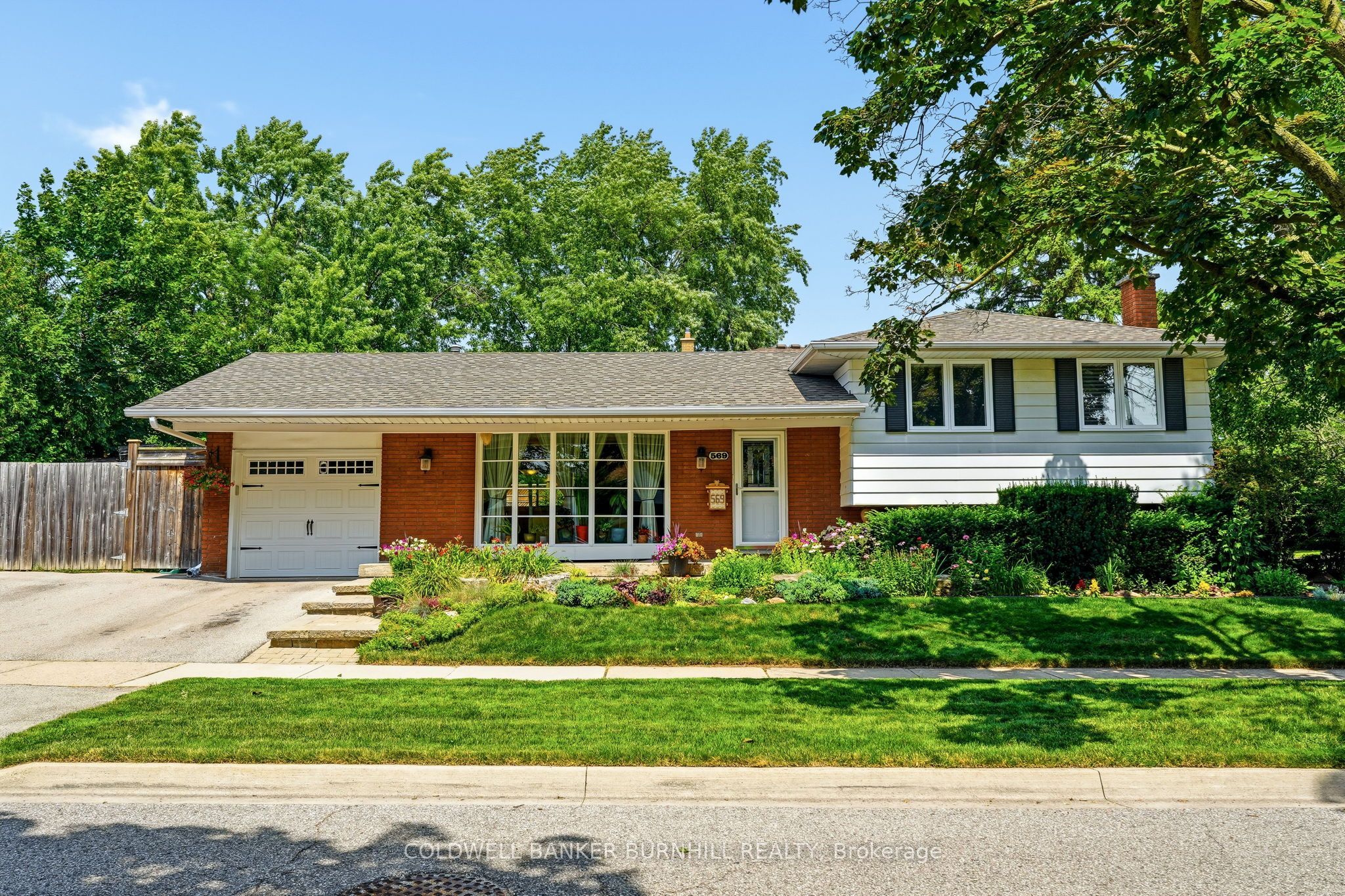 569 Parkside Crescent, Burlington, ON L7L 4H2