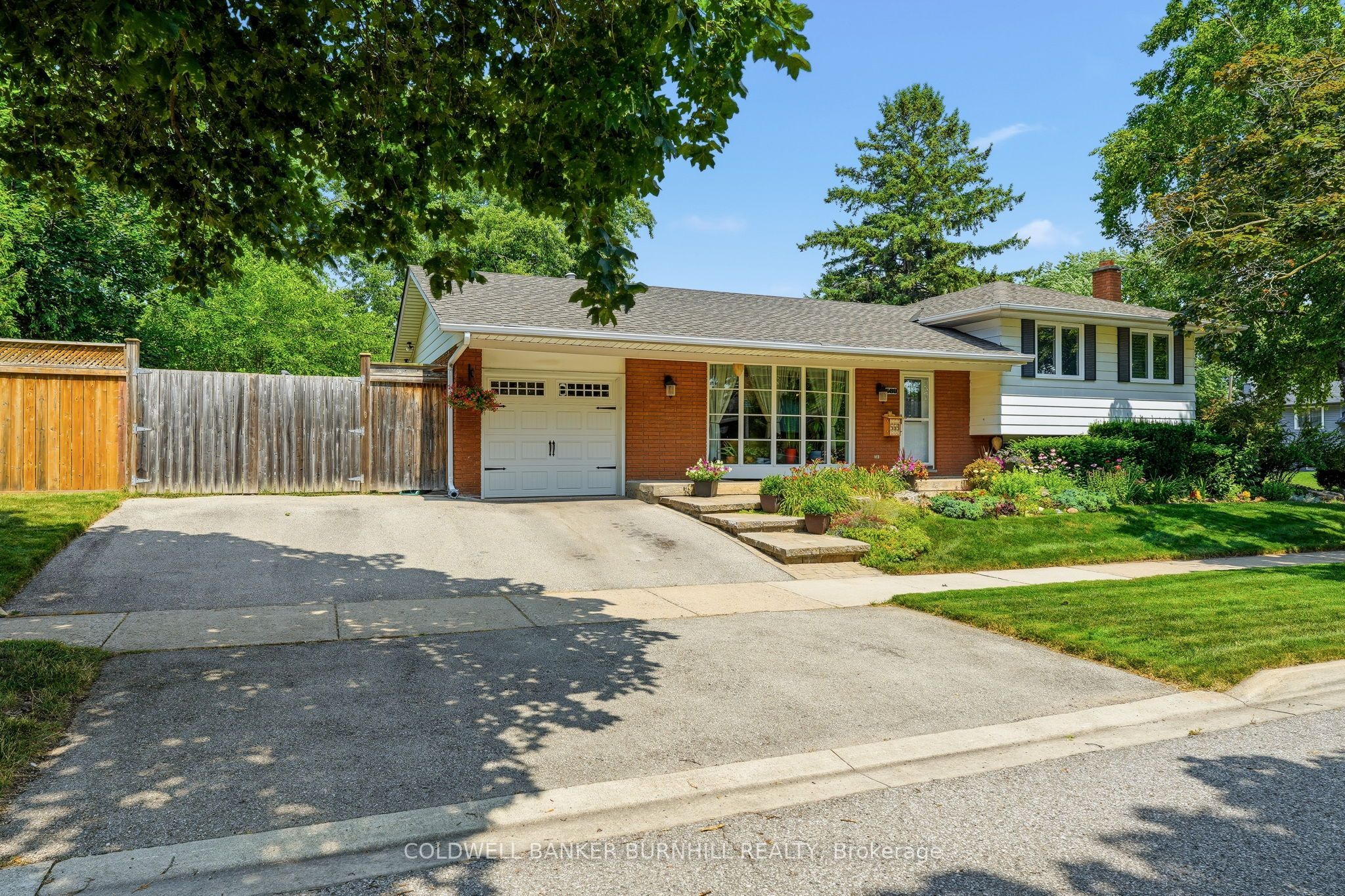 569 Parkside Crescent, Burlington, ON L7L 4H2 photo 2