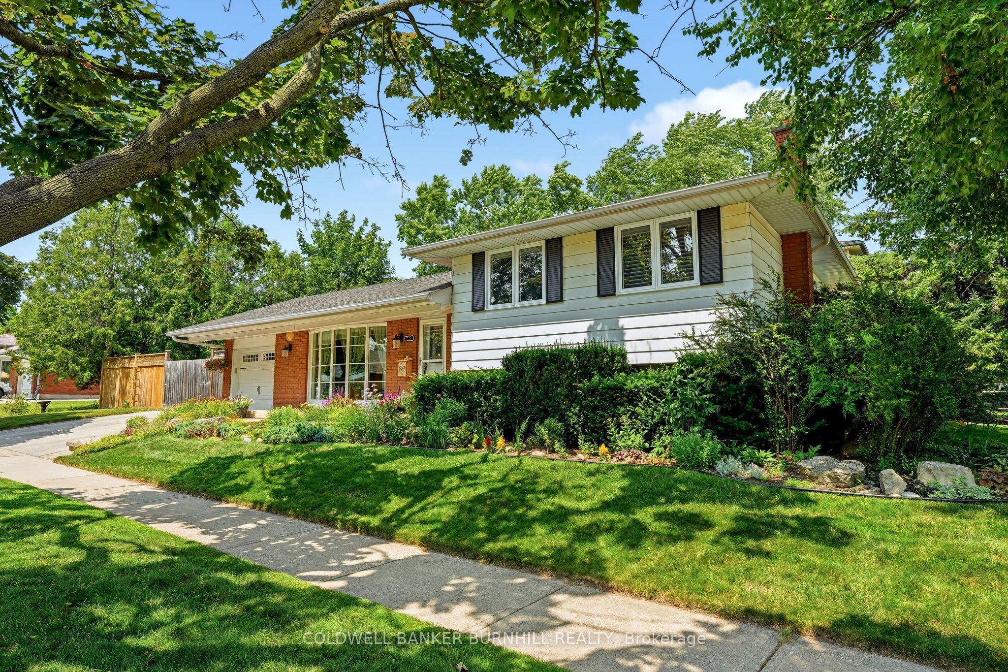 569 Parkside Crescent, Burlington, ON L7L 4H2 photo 3