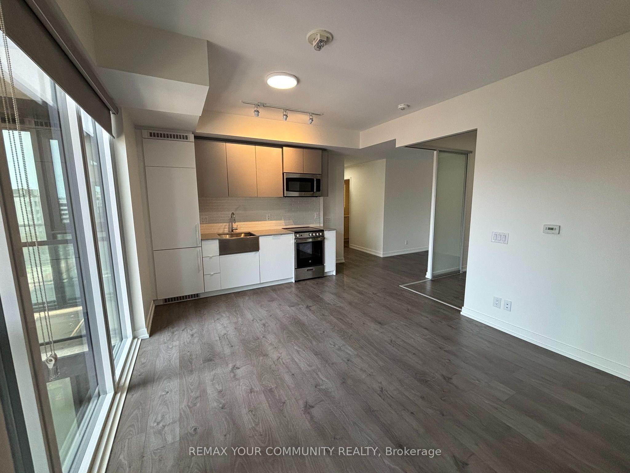 270 Dufferin Street 601, Toronto, ON M6K 0H8 photo 4