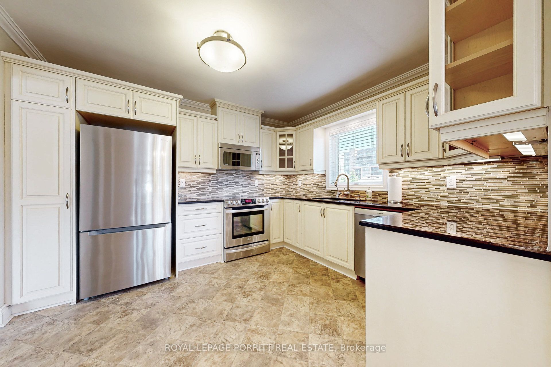 3 Orianna Drive, Toronto, ON M8W 4M8 photo 3