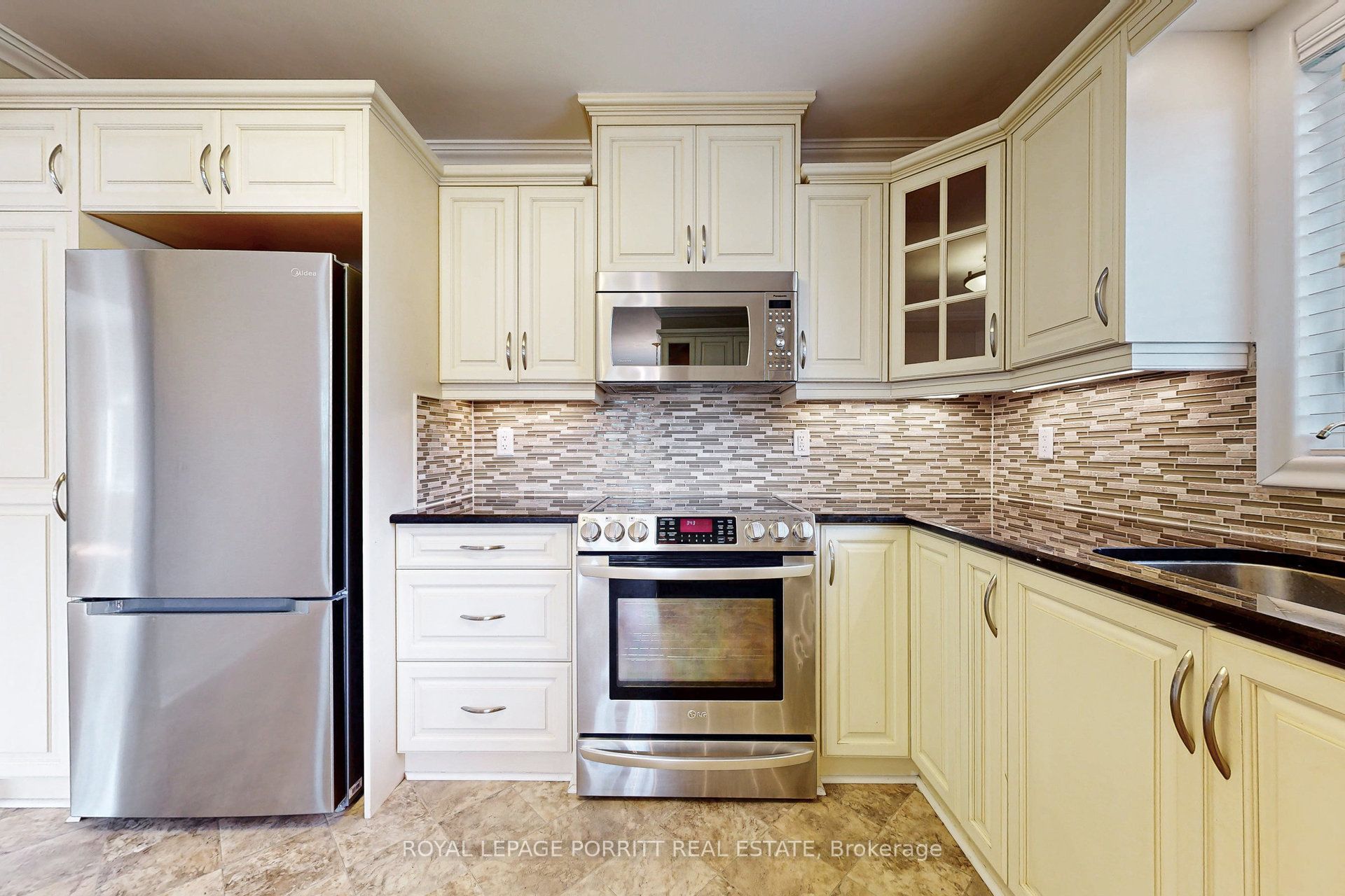 3 Orianna Drive, Toronto, ON M8W 4M8 photo 4