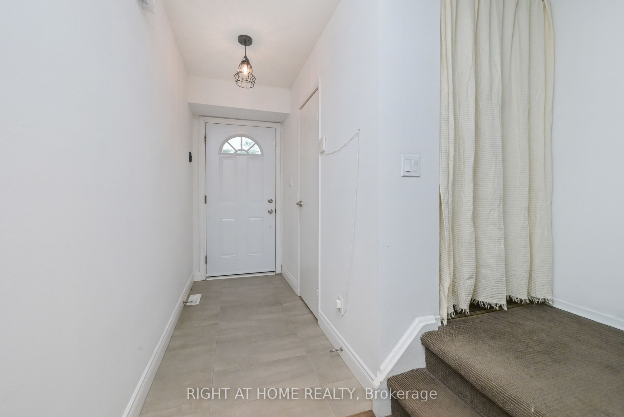 2120 Rathburn Road E 32, Mississauga, ON L4W 2S8 photo 3