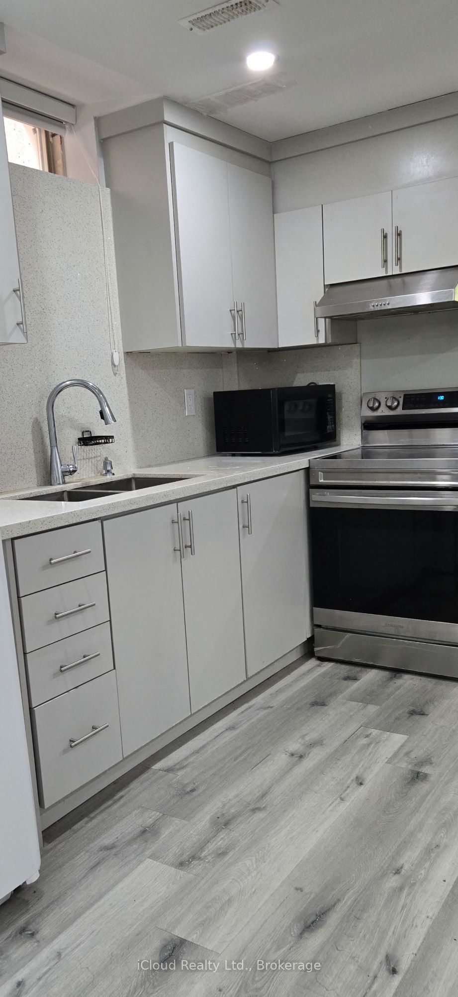 5 Chesterwood Crescent, Brampton, ON L6Y 0Z3 photo 3