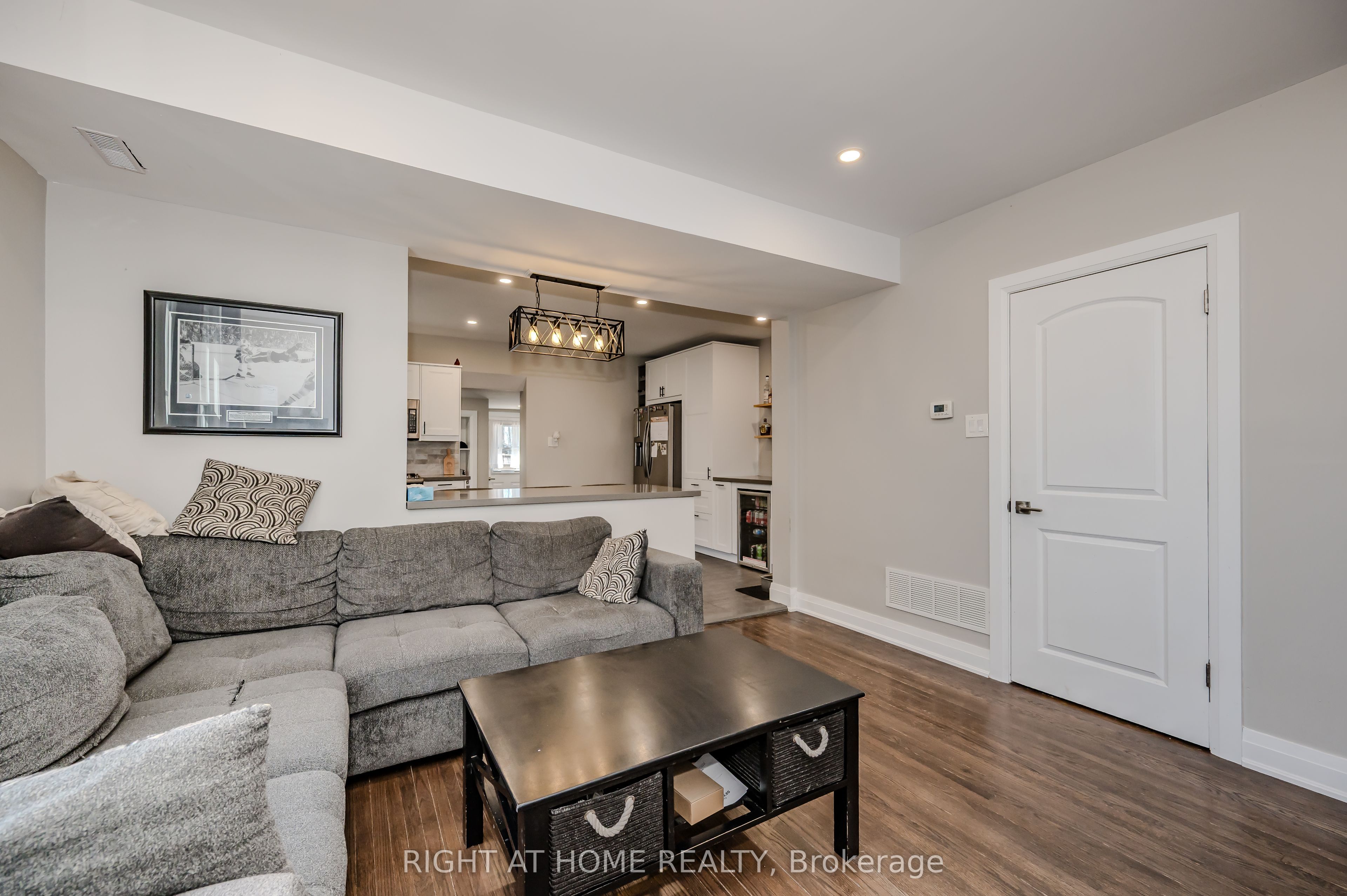 126 Poplar Avenue, Halton Hills, ON L7J 2E2 photo 4