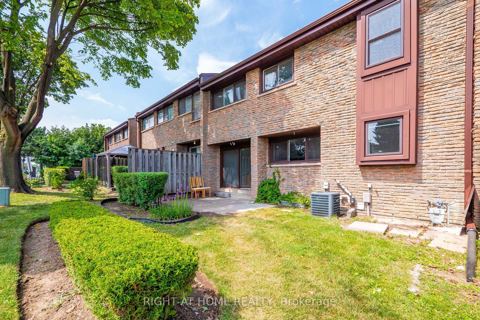 2605 Woodchester Drive 5, Mississauga, ON L5K 2E3 photo 5