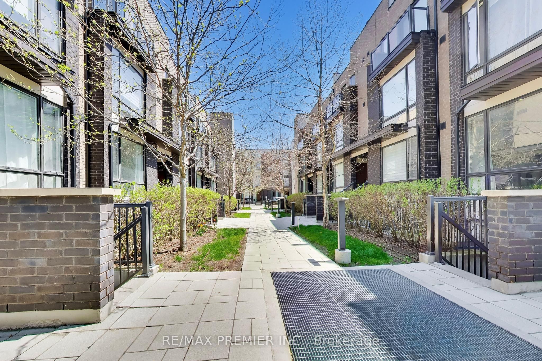 34 Fieldway Road 141, Toronto, ON M8Z 3L2 photo 4