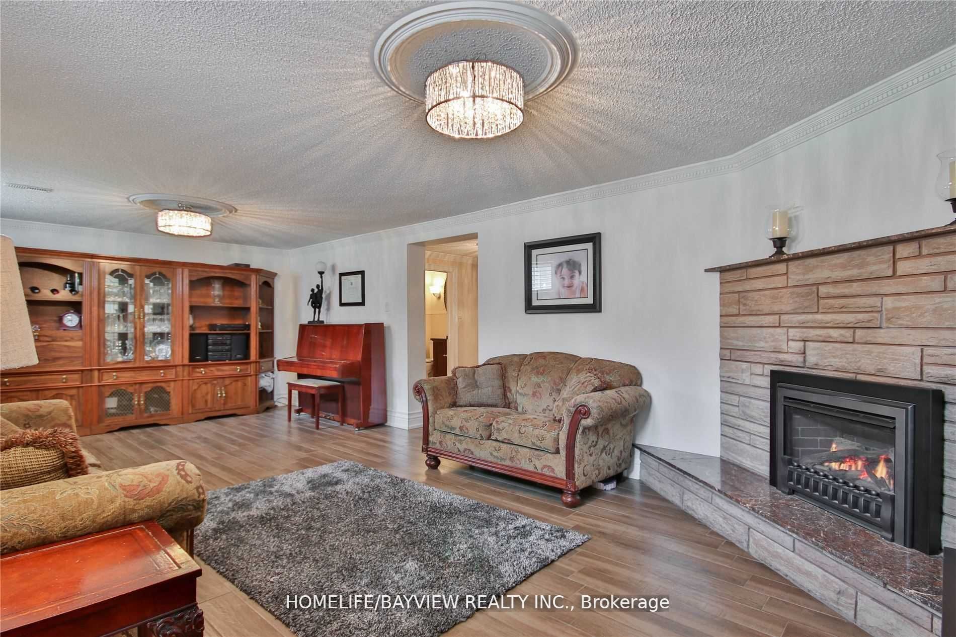 72 Keegan (Lower) Crescent, Toronto, ON M3J 1G2 photo 4