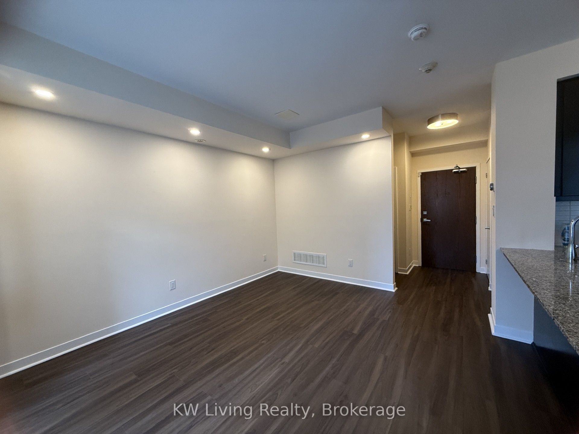 370 Square One Drive 128(28), Mississauga, ON L5B 0E6 photo 5
