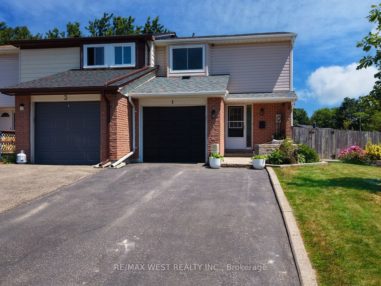 1 Johanna Drive, Orangeville, ON L9W 3S4 photo 2