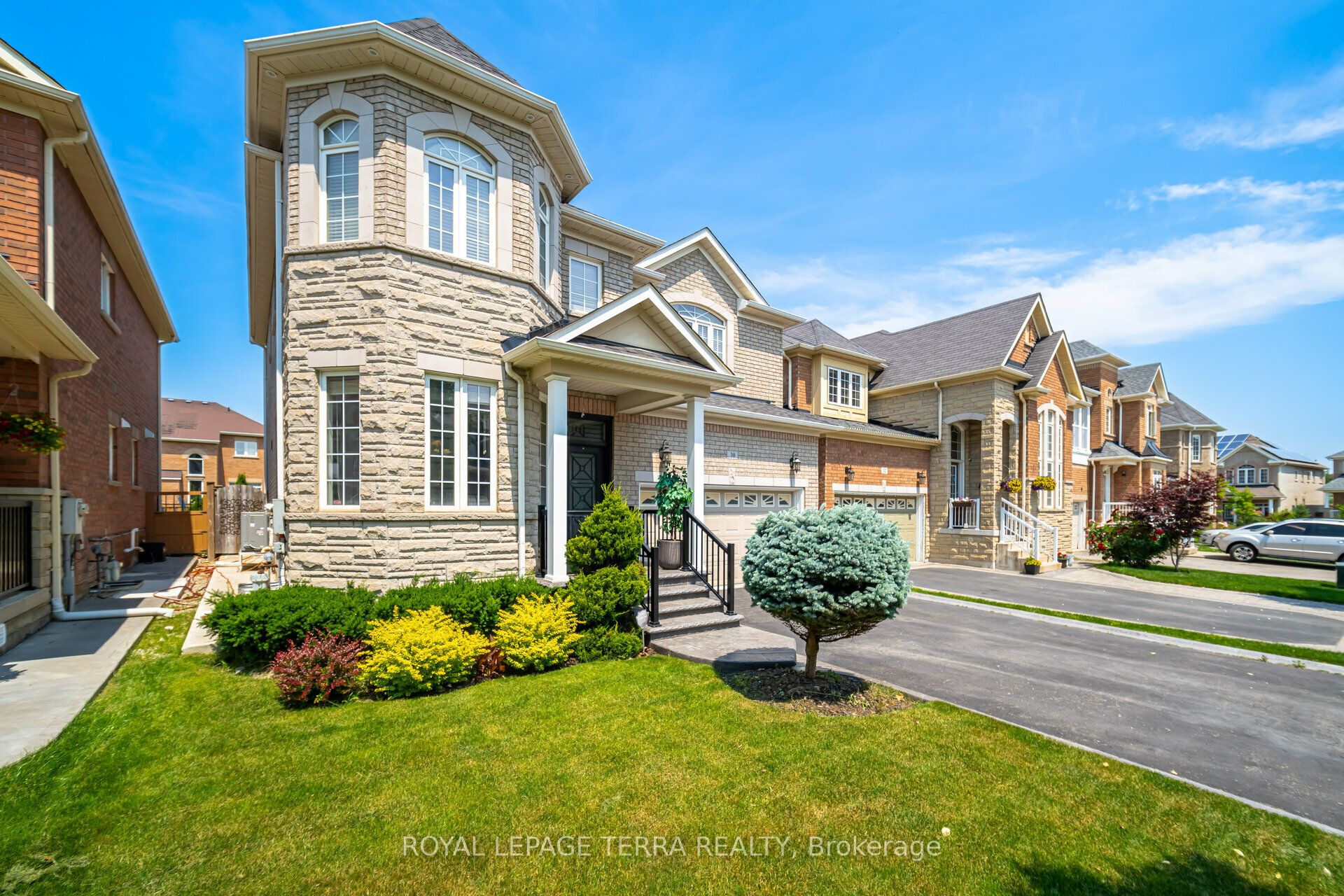 30 Eatonville Street Upper, Brampton, ON L7A 0M7 photo 3
