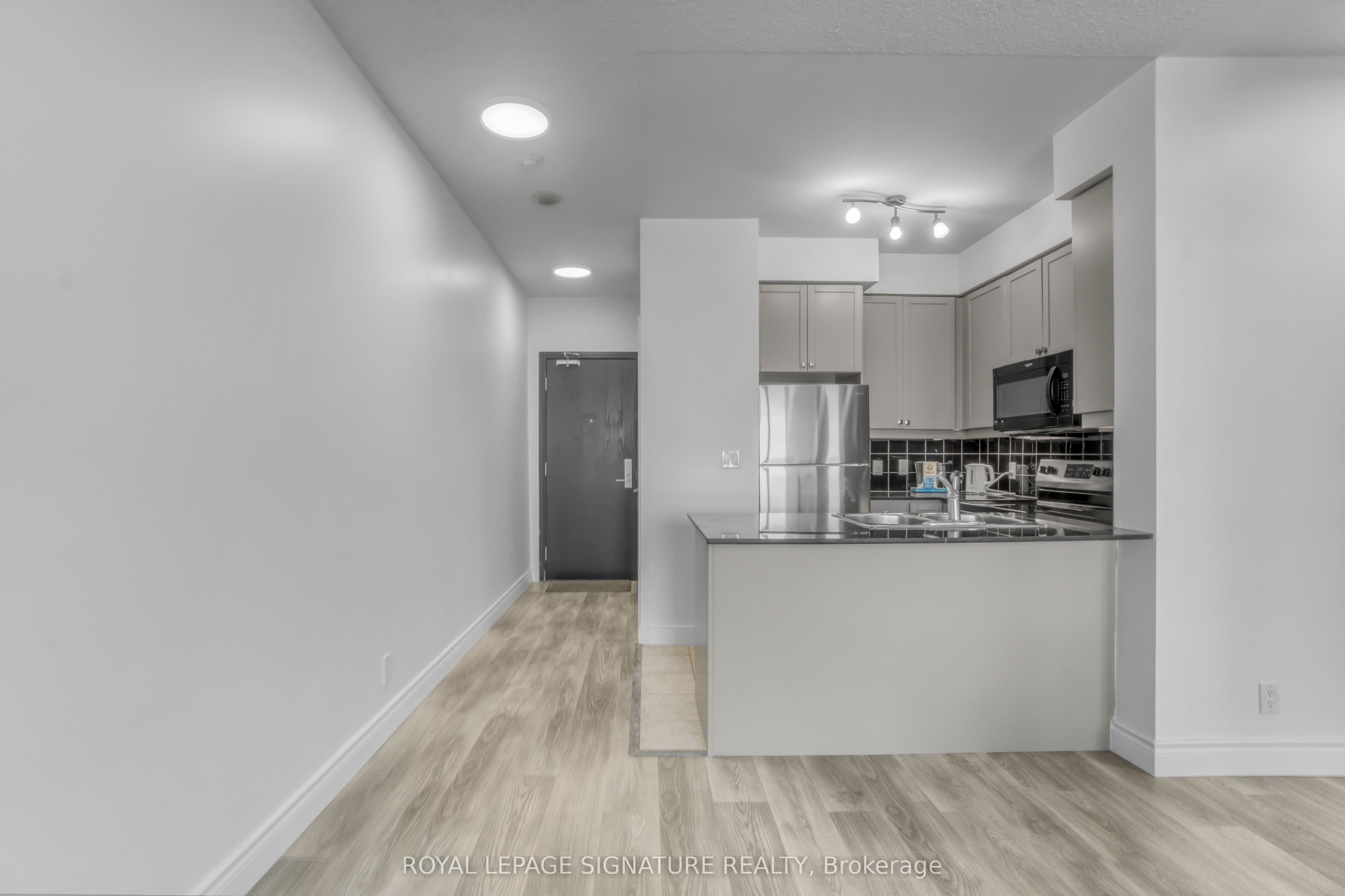 90 Absolute Avenue 1701, Mississauga, ON L4Z 0A3 photo 2