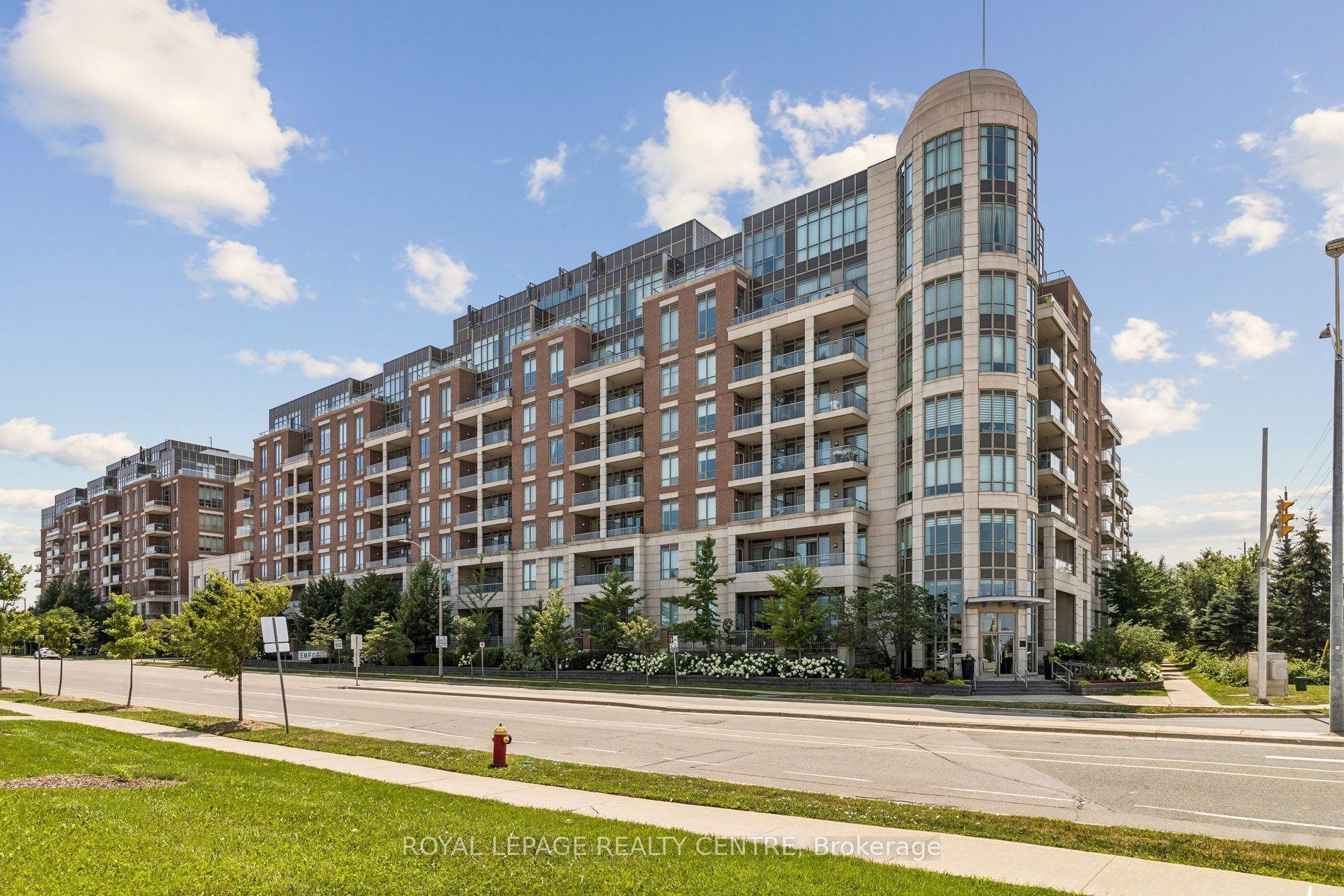 2480 Prince Michael Drive 706, Oakville, ON L6H 0H1