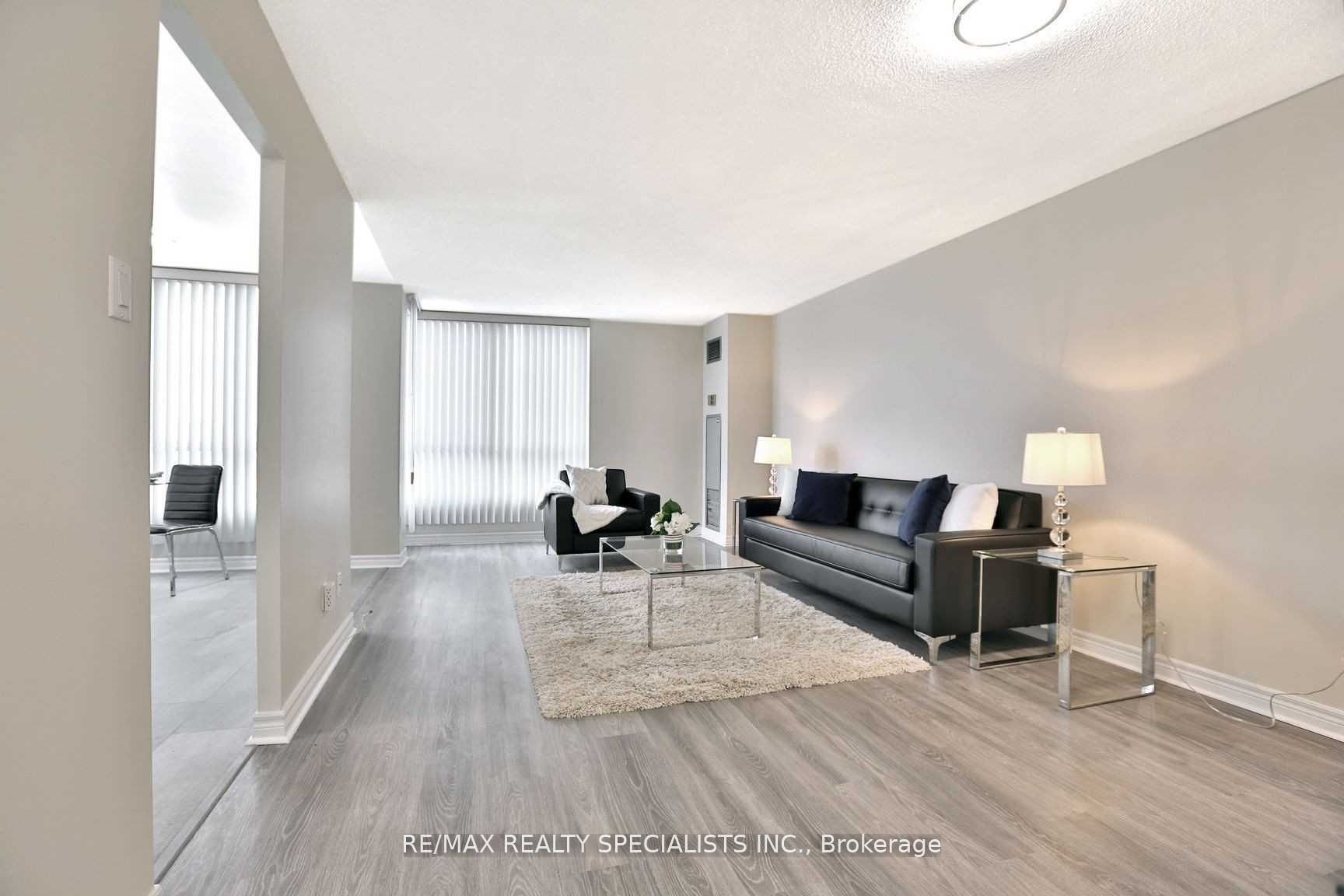 2470 Eglinton Avenue 507, Toronto, ON M6M 5E7 photo 3