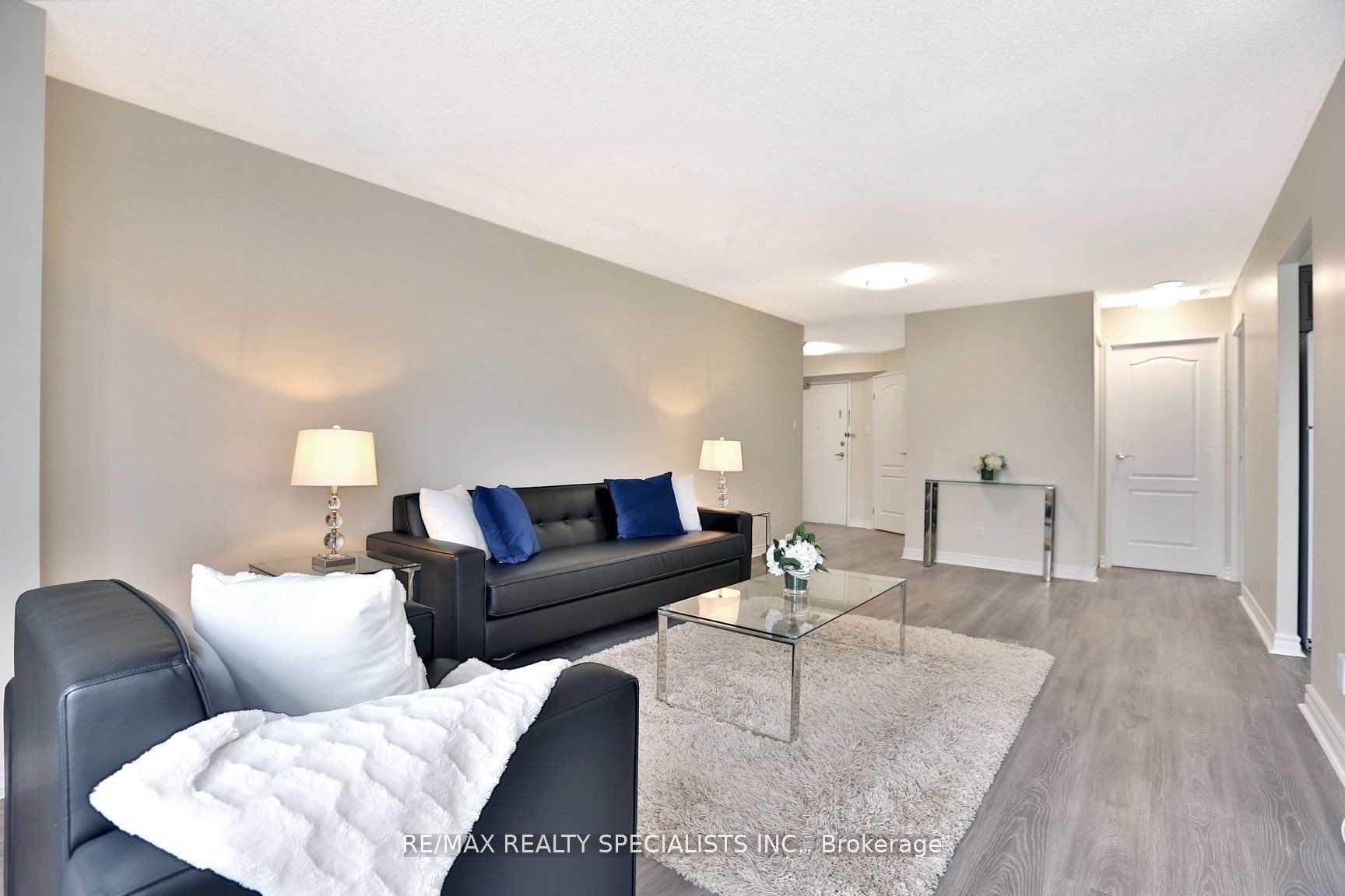 2470 Eglinton Avenue 507, Toronto, ON M6M 5E7 photo 4