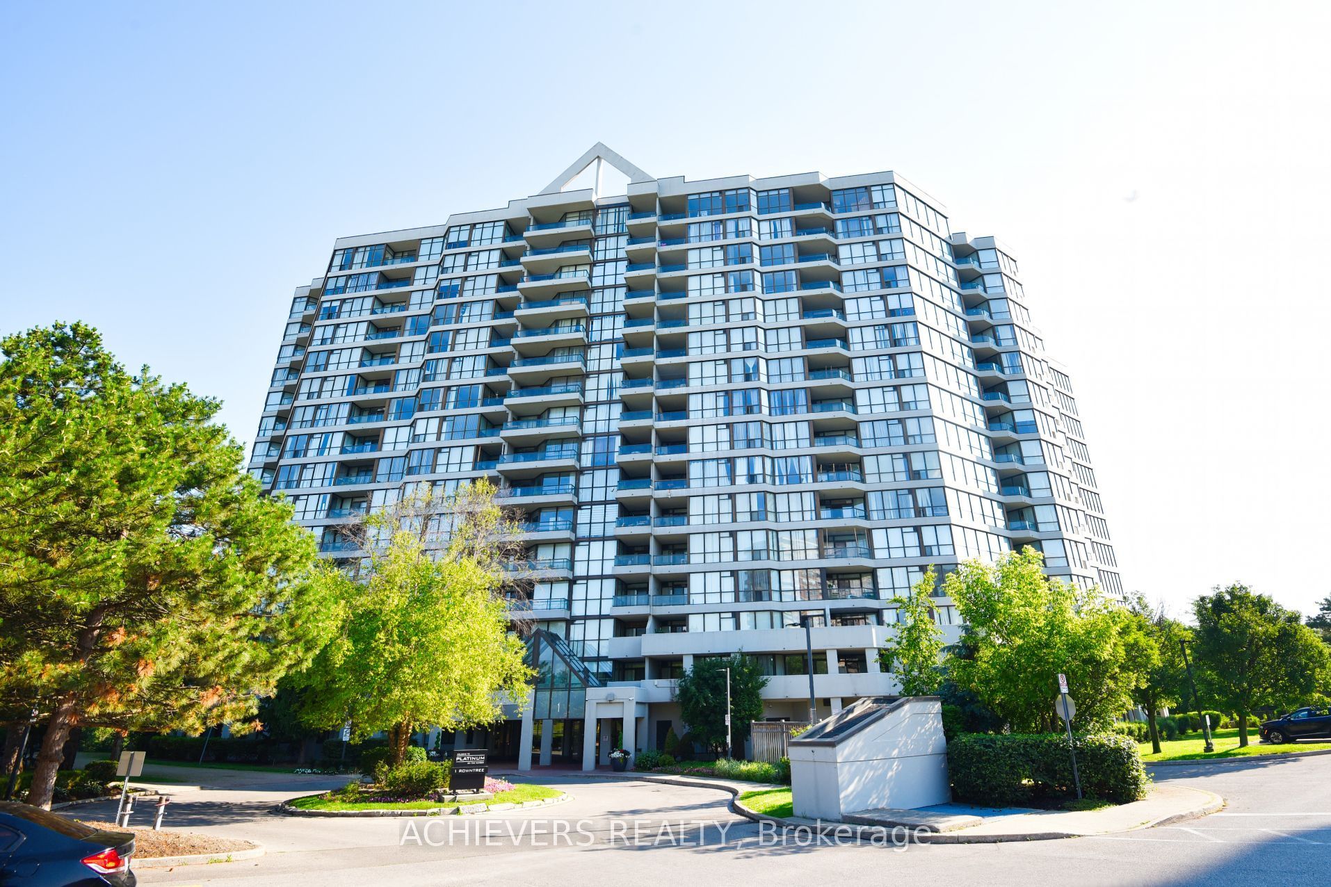 1 Rowntree Road 914, Toronto, ON M9V 5G7