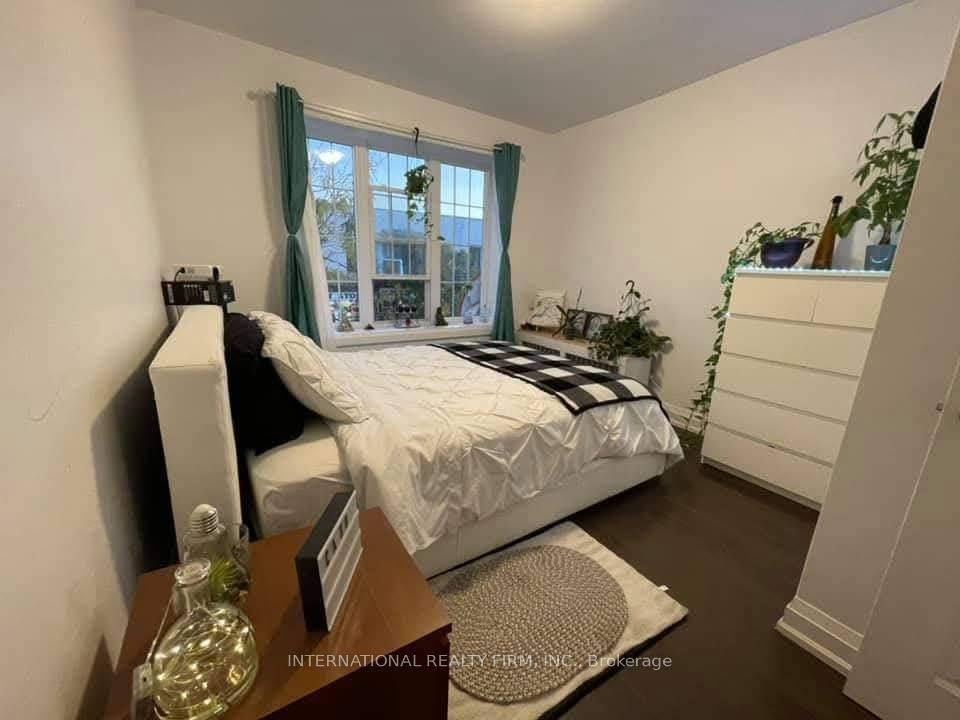 1262 Bloor Street W 2A, Toronto, ON M6H 1N5 photo 3