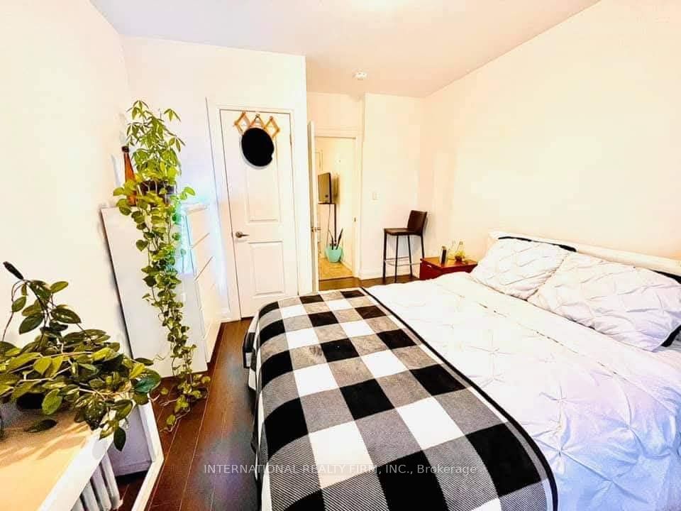1262 Bloor Street W 2A, Toronto, ON M6H 1N5 photo 4