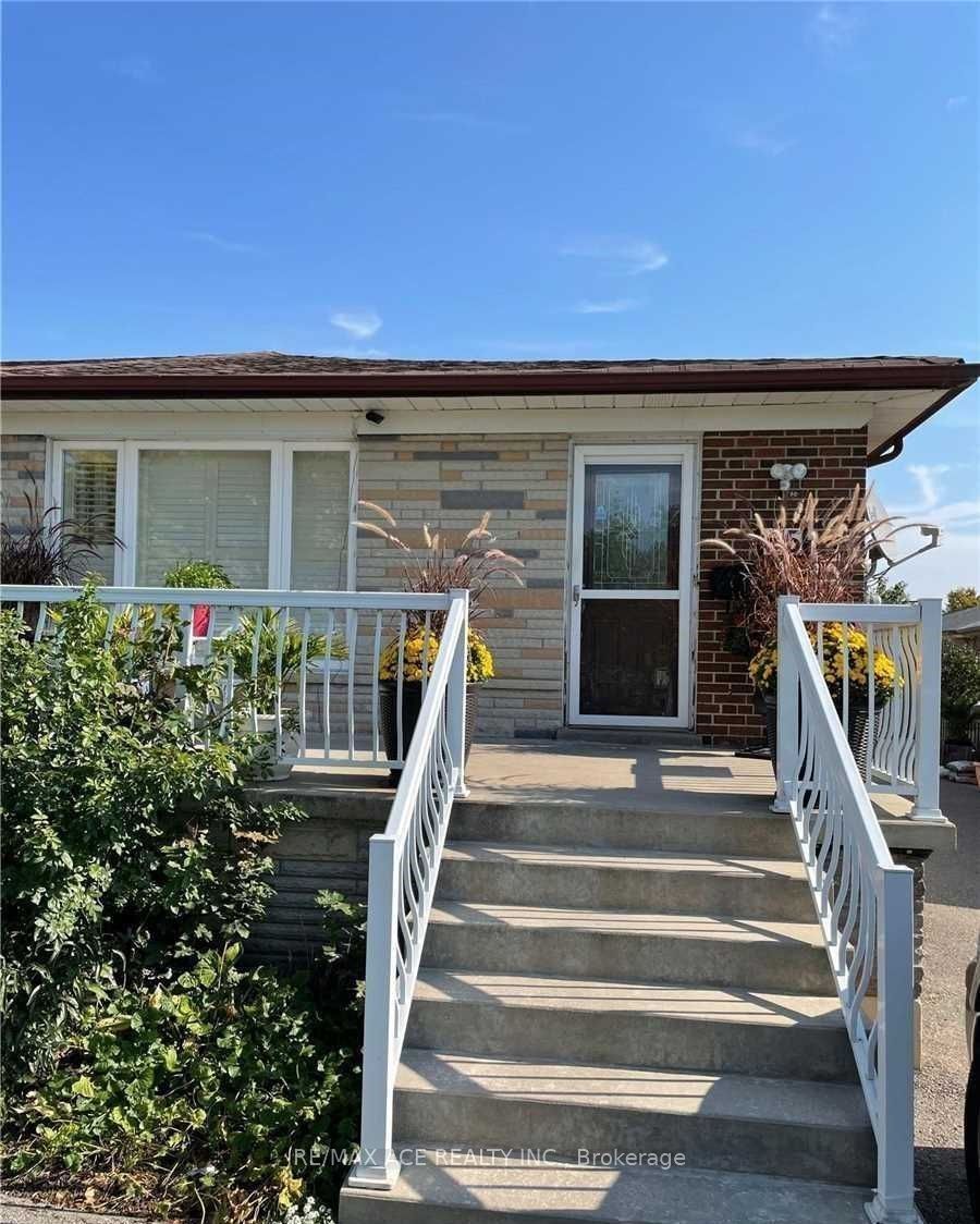 65 Dellbrook Crescent Bsmt, Toronto, ON M9L 1E3