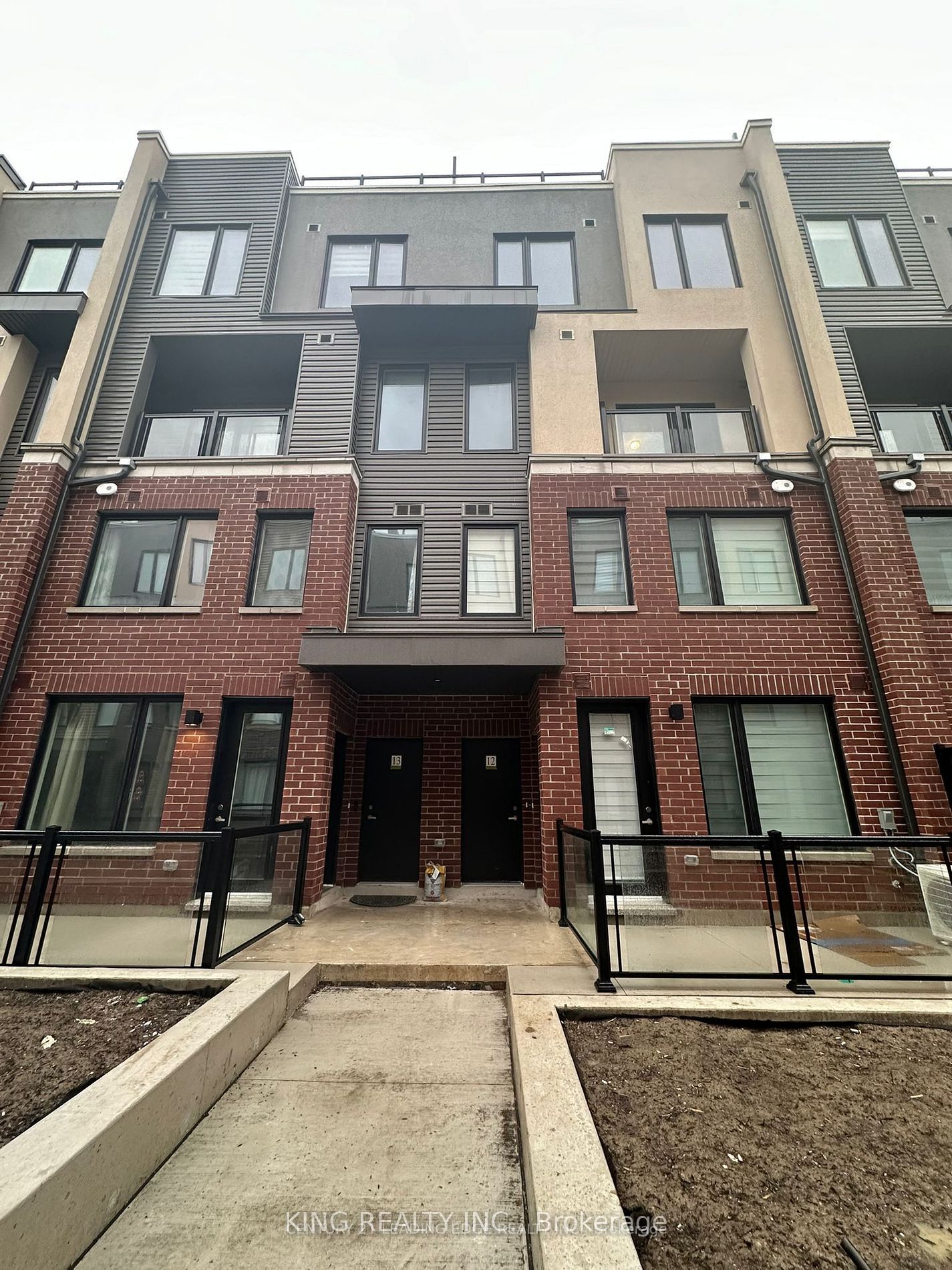 3409 Ridgeway Drive 32, Mississauga, ON L5L 0B9