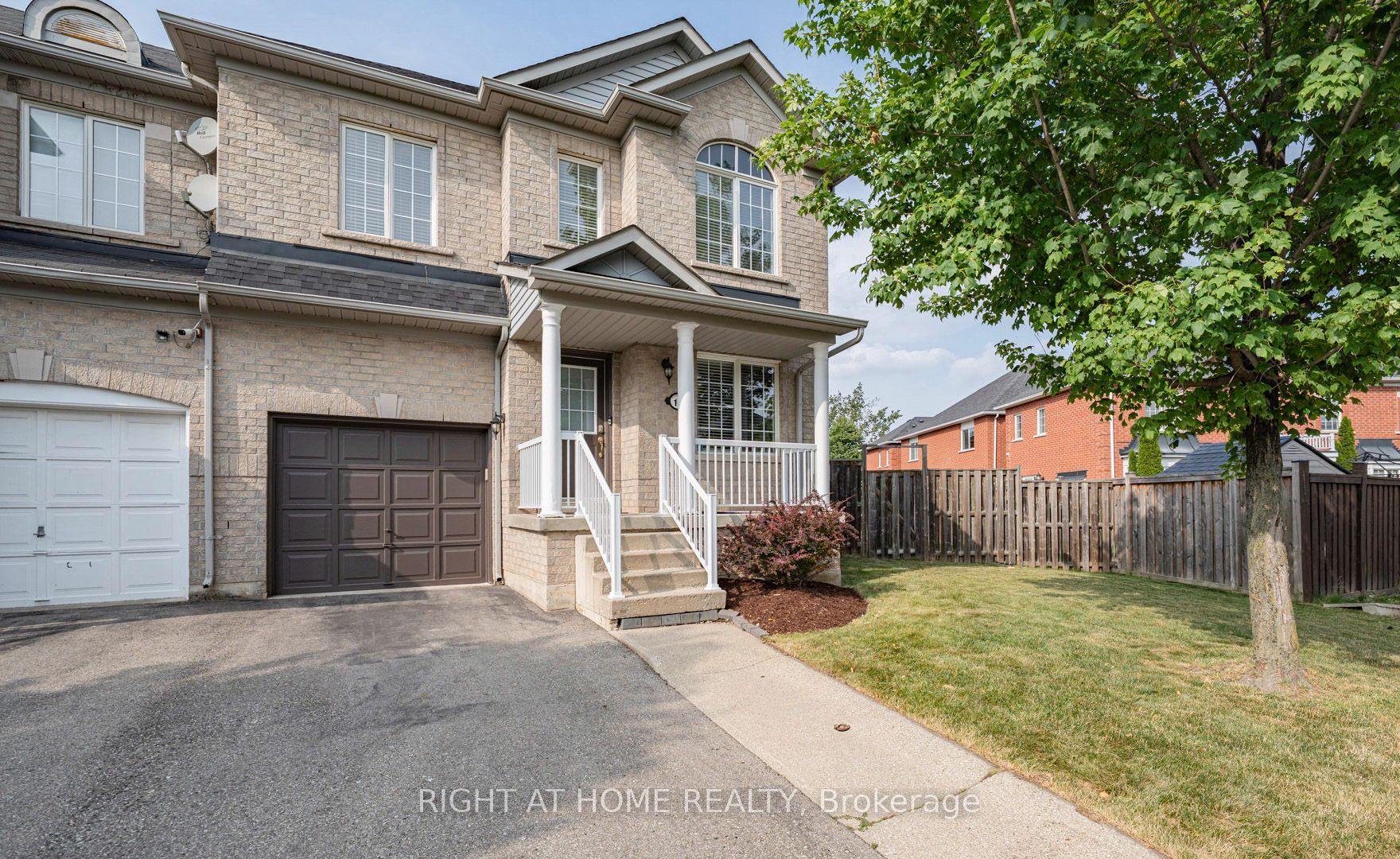 11 Olivett Lane, Brampton, ON L7A 2X3