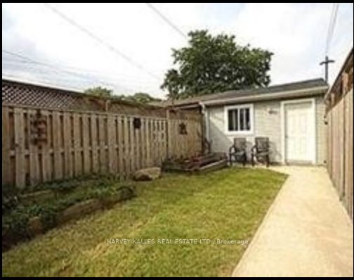 92 Westmoreland Avenue Bsmnt, Toronto, ON M6H 2Z7 photo 3