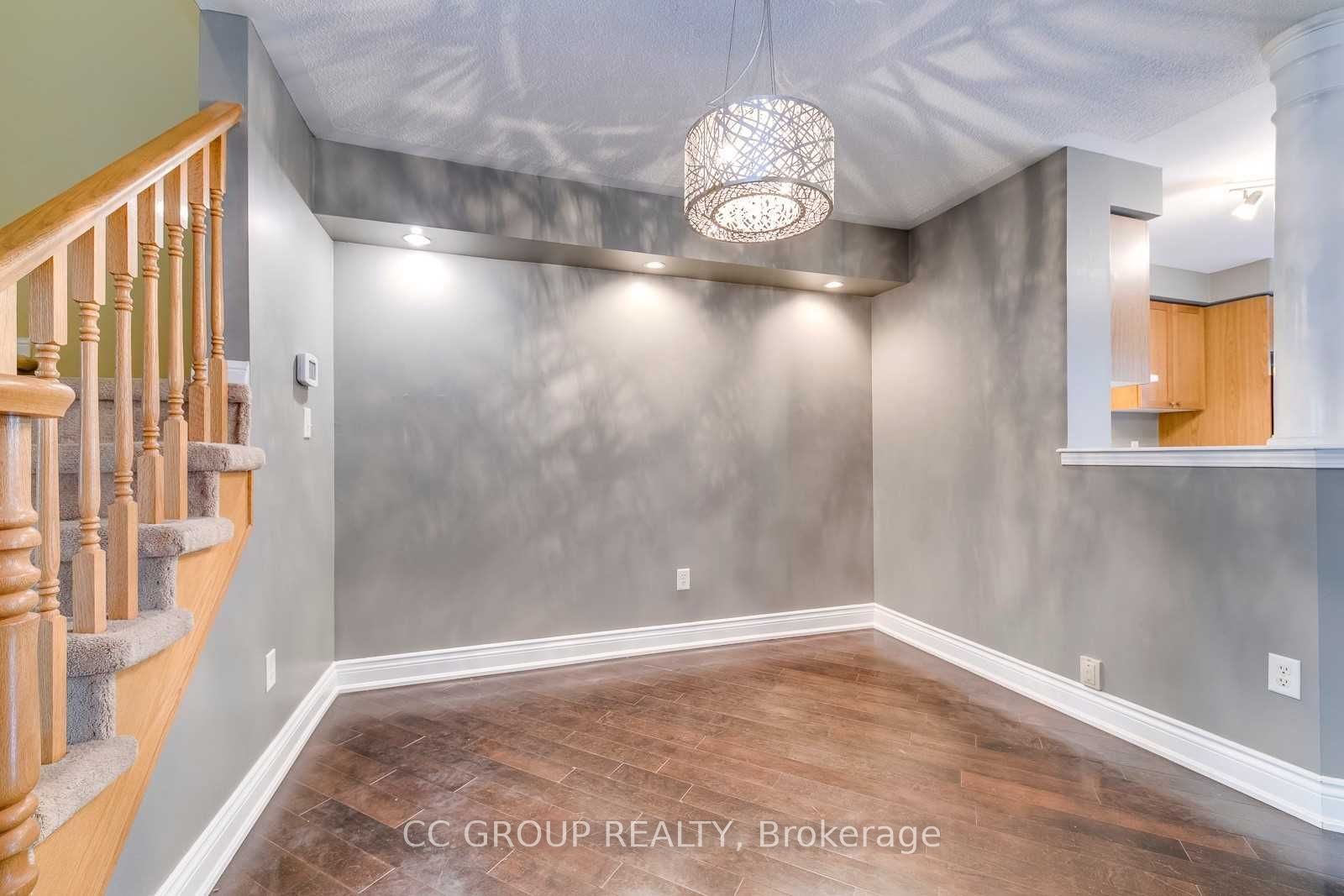 2153 Baronwood Drive, Oakville, ON L6M 4S4 photo 4