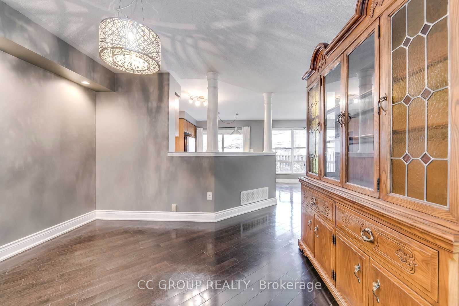 2153 Baronwood Drive, Oakville, ON L6M 4S4 photo 5