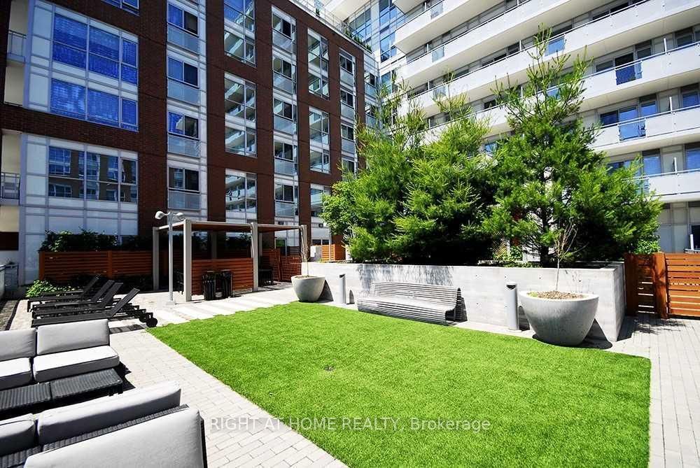 1830 Bloor Street 907, Toronto, ON M6P 0A2 photo 2
