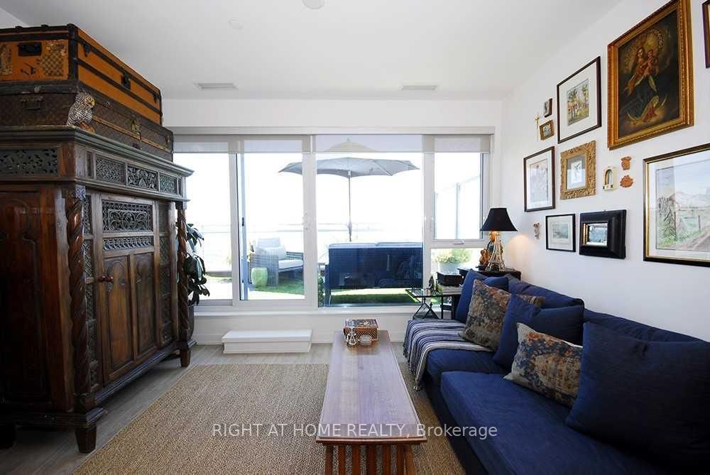 1830 Bloor Street 907, Toronto, ON M6P 0A2 photo 3