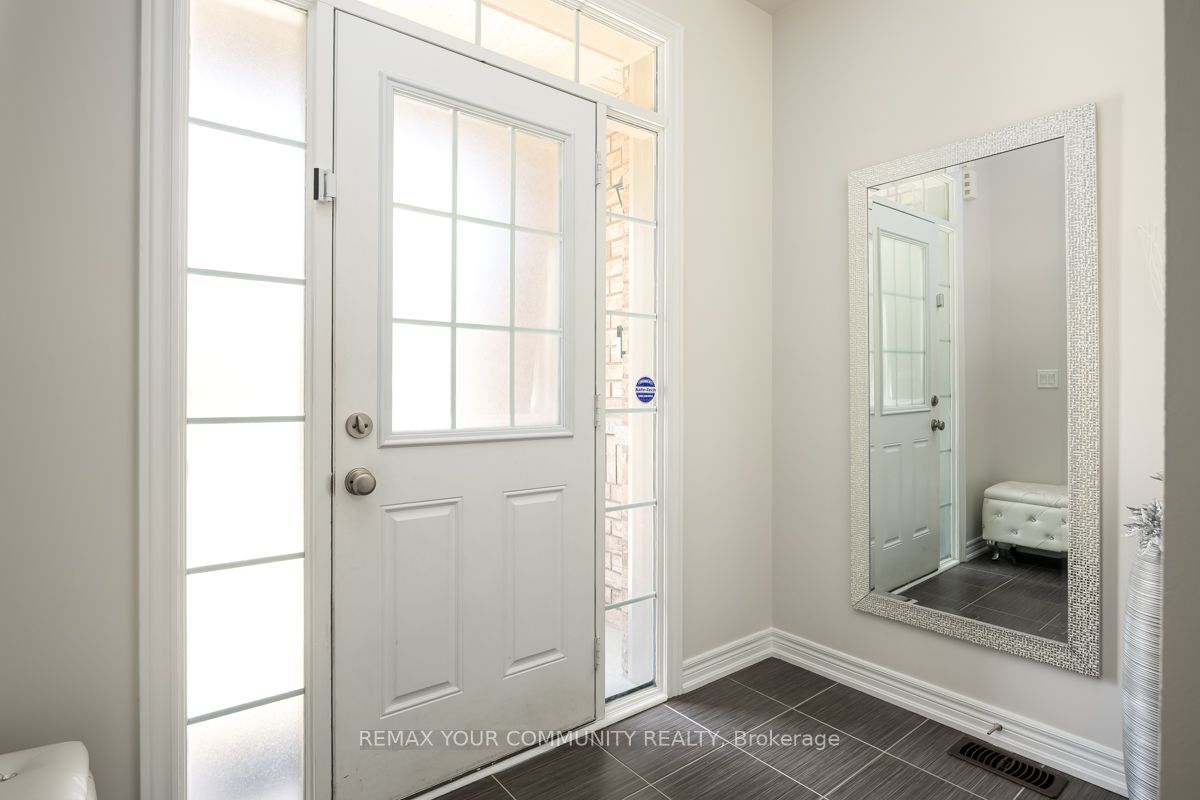 57 Davenfield Circle, Brampton, ON L6P 4L9 photo 5