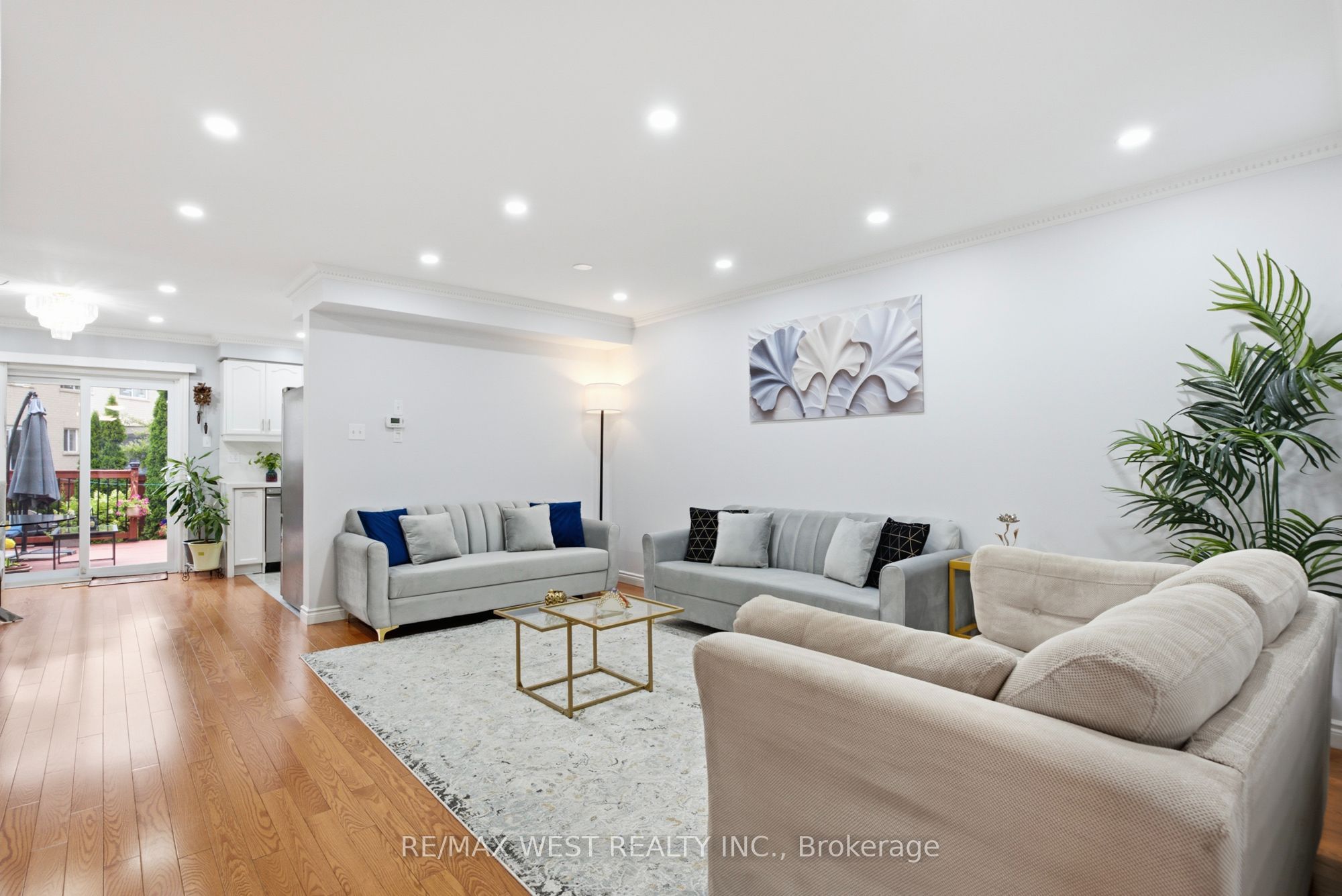 34 Wycombe Rd Road, Toronto, ON M3M 2W7 photo 5