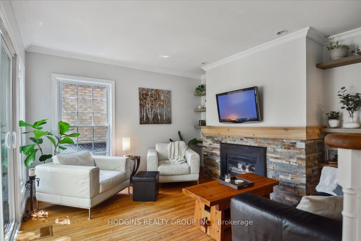 65 Mineola Road E, Mississauga, ON L5G 2E4 photo 3